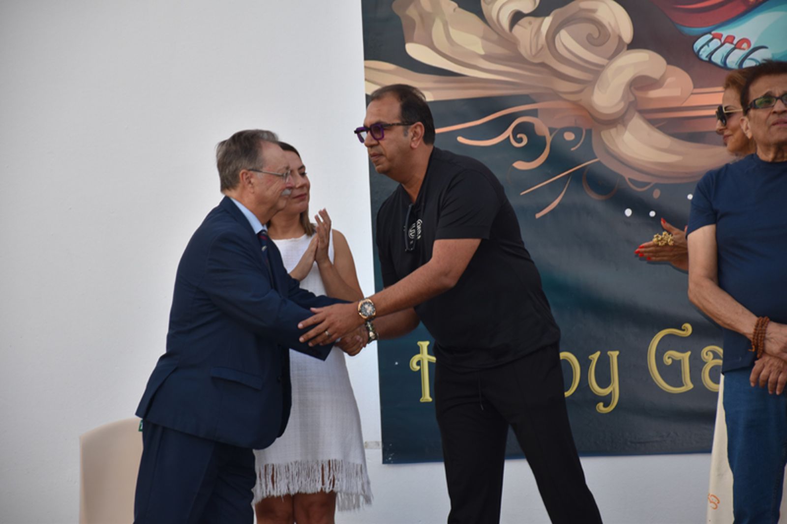 Premi Mirchandani y el presidente de la Ciudad, Juan Vivas | FOTO NICOLS