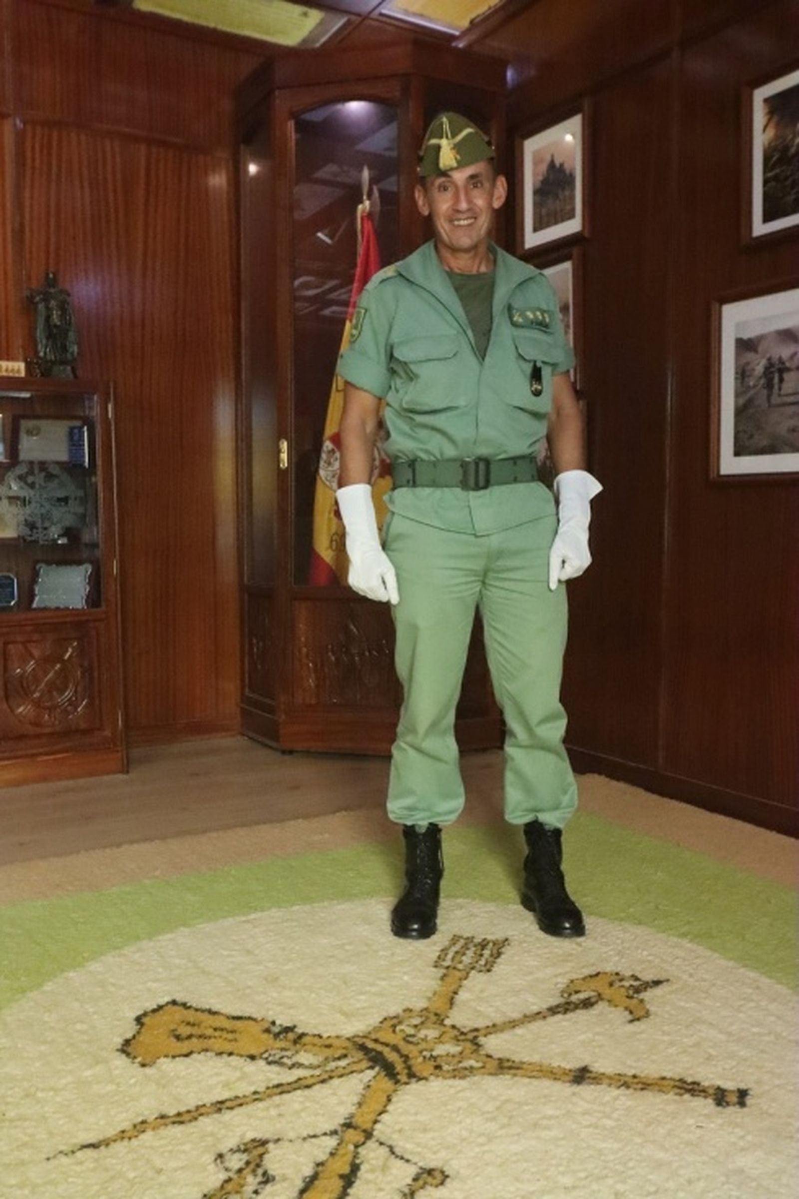 El coronel Parejo en una de las salas del acuartelamiento del Serrallo | FOTO REDUAN