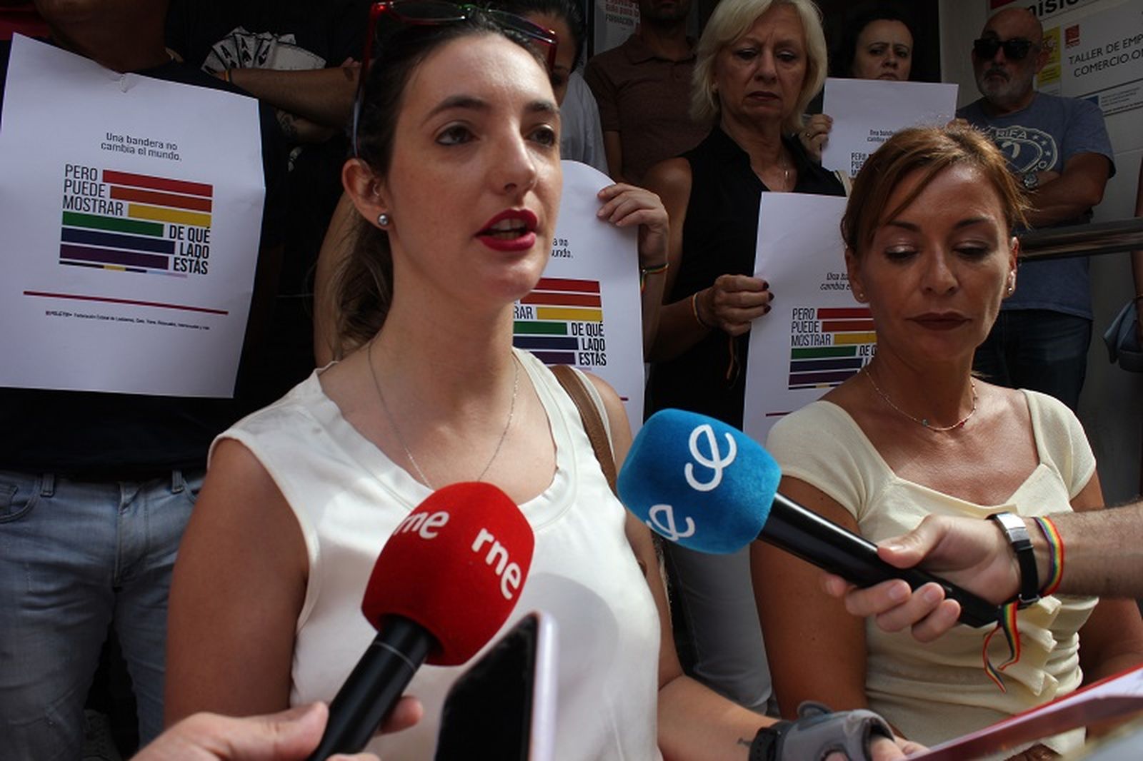 La Secretaría de las Mujeres de CCOO se manifiesta por el Orgullo: “¡Al trabajo sin armarios!”. / FOTO S.C.