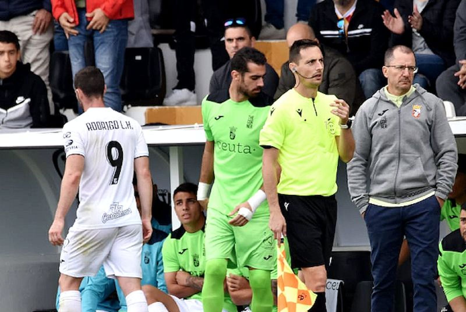 Rodri se retira expulsado con Romero como testigo. / FOTO NICOL'S