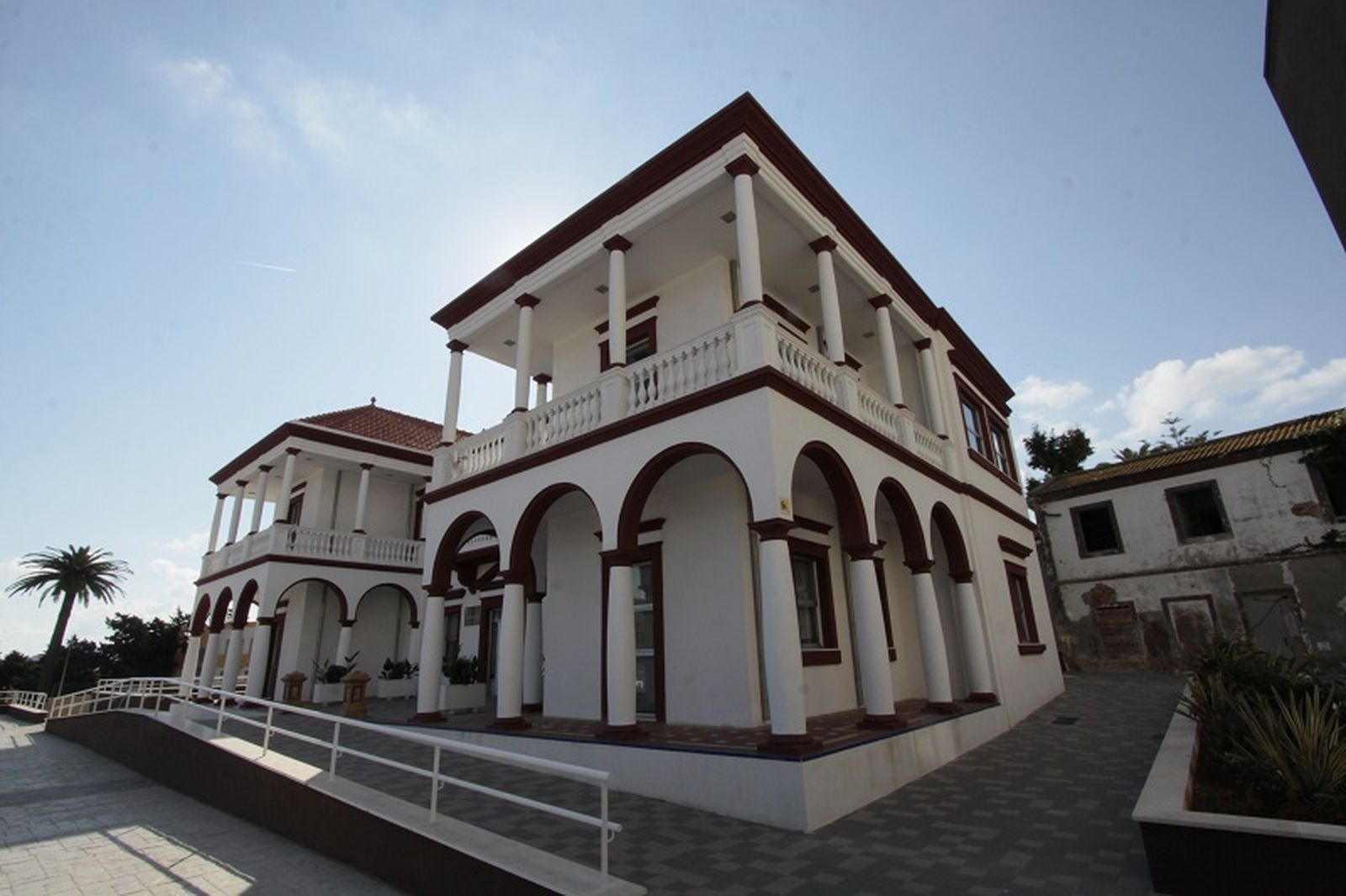 Exterior del Centro Asesor de la Mujer (CAM) en Ceuta. / FOTO EL PUEBLO
