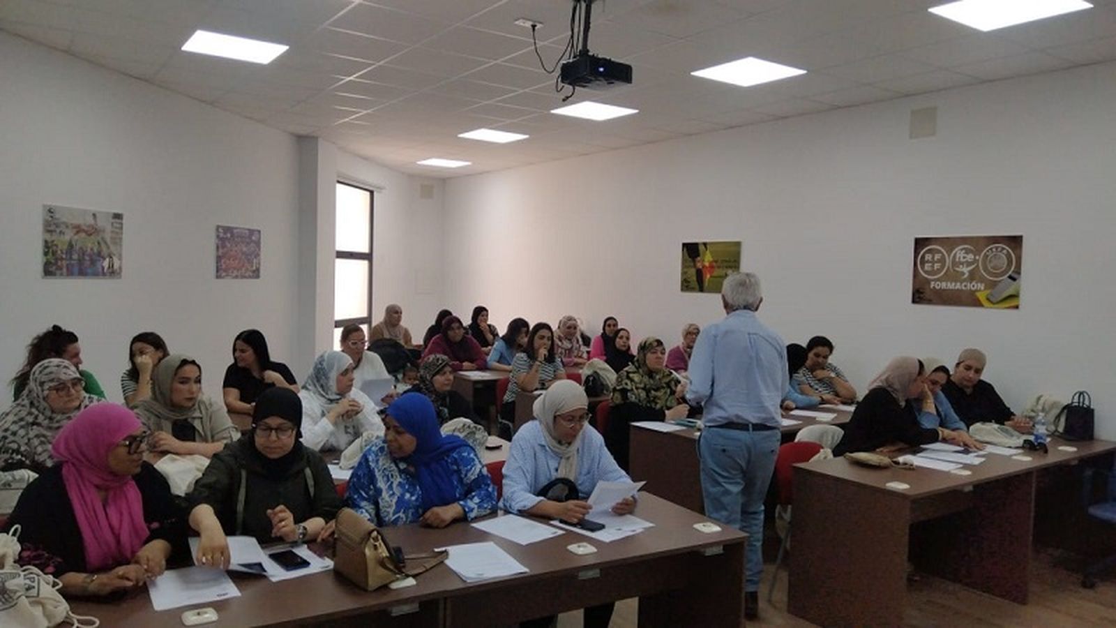 Formación ofrecida a miembros de las AMPAS de Ceuta. / FOTO CEDIDA