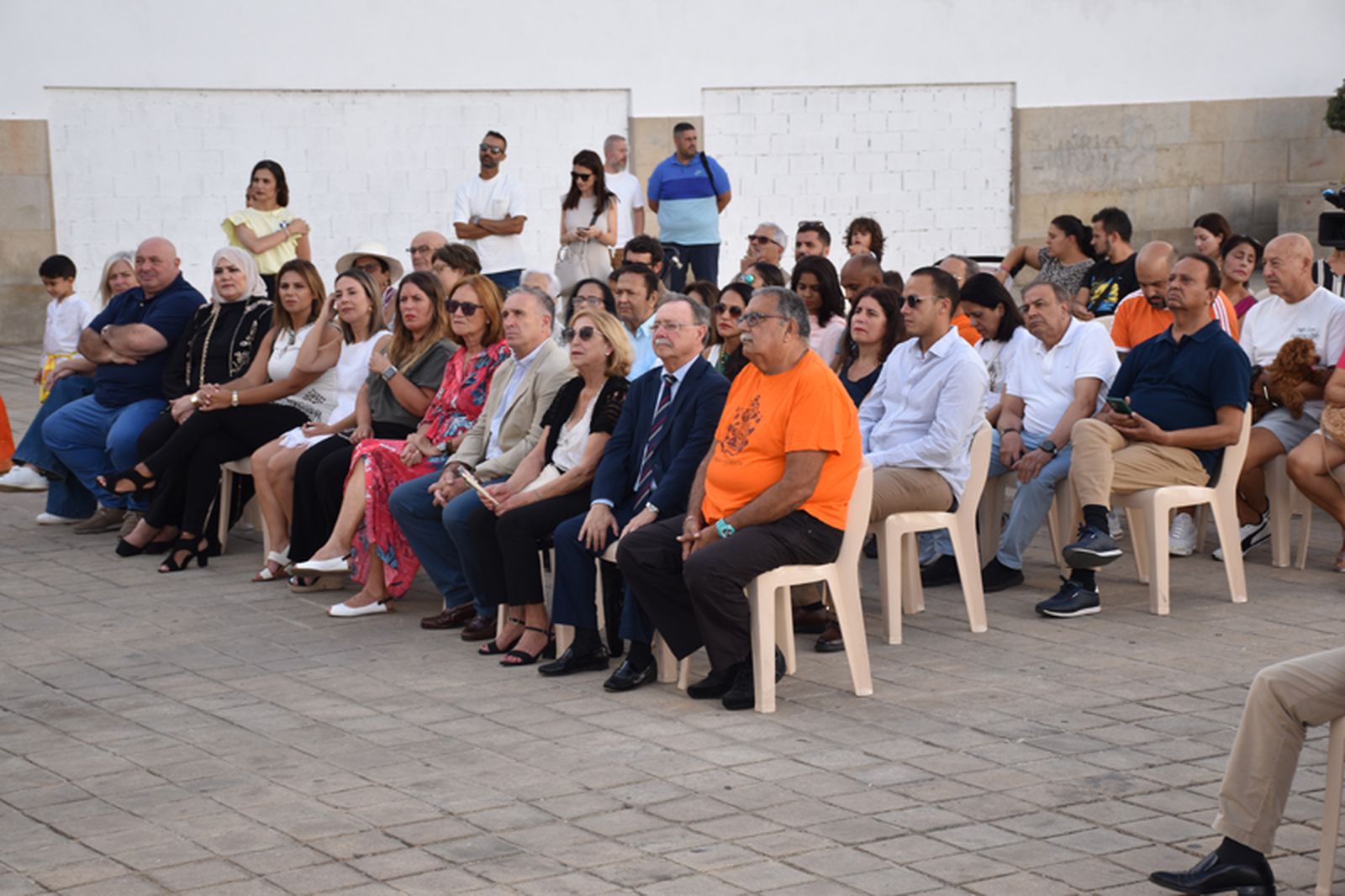 Autoridades civiles y militares presentes en la festividad de Ganesh | FOTO NICOLS