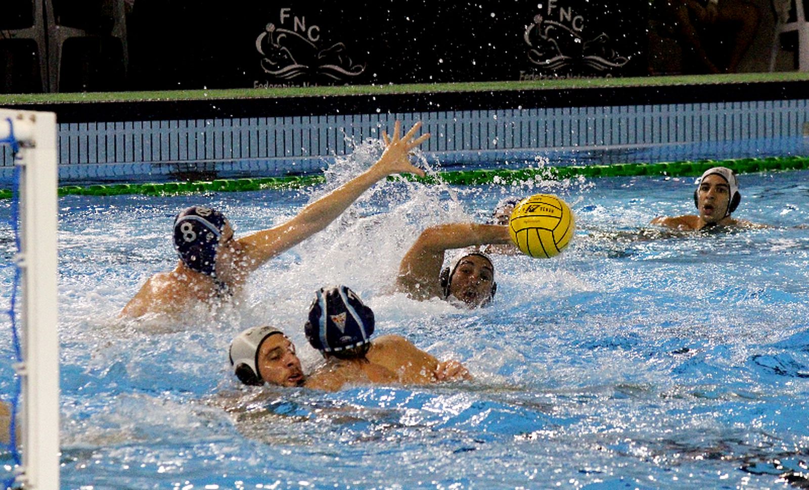 Los caballas llegaron a reducir distancias hasta el 5-10. / FOTO reduan