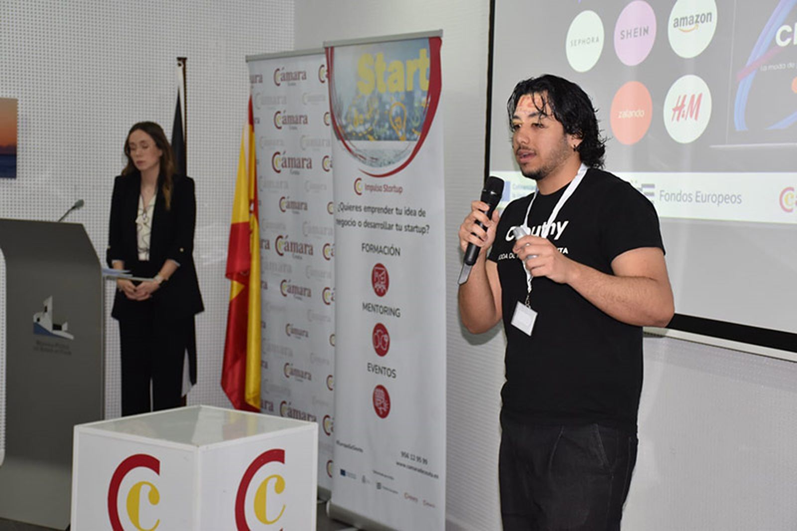 Uno de los emprendedores, durante su exposición/FOTO NICOL'S