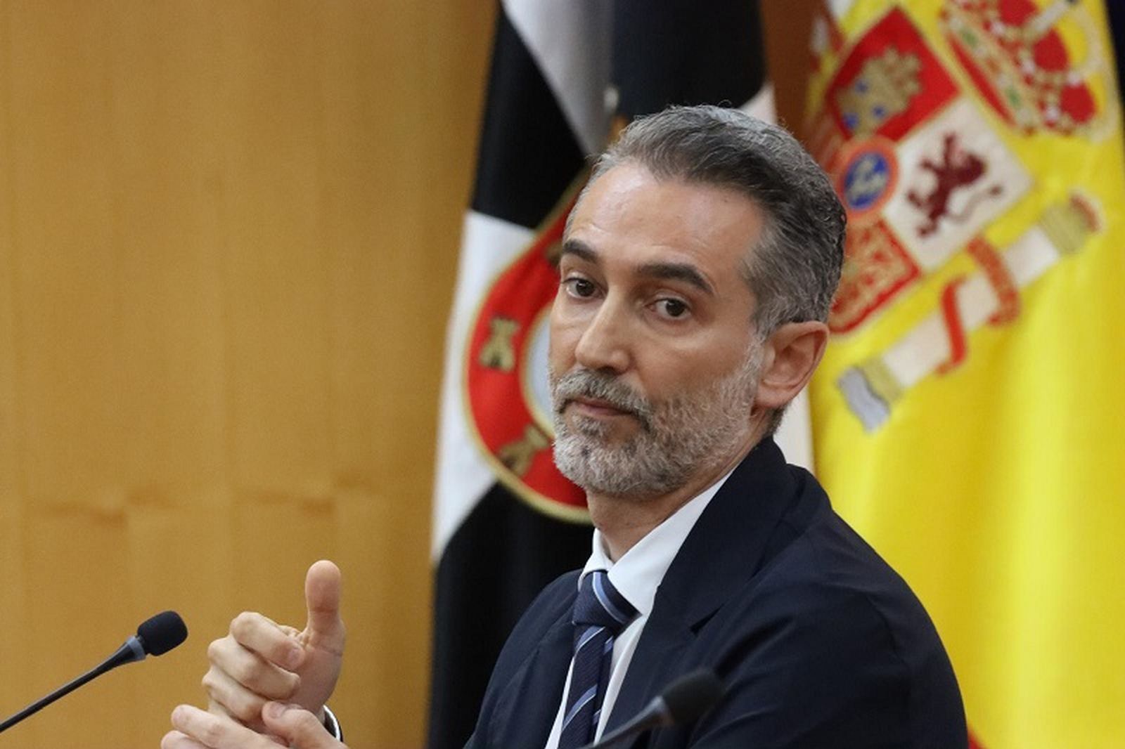 El portavoz del PSOE, Sebastián Guerrero, durante el pleno de este lunes. / FOTO REDUAN