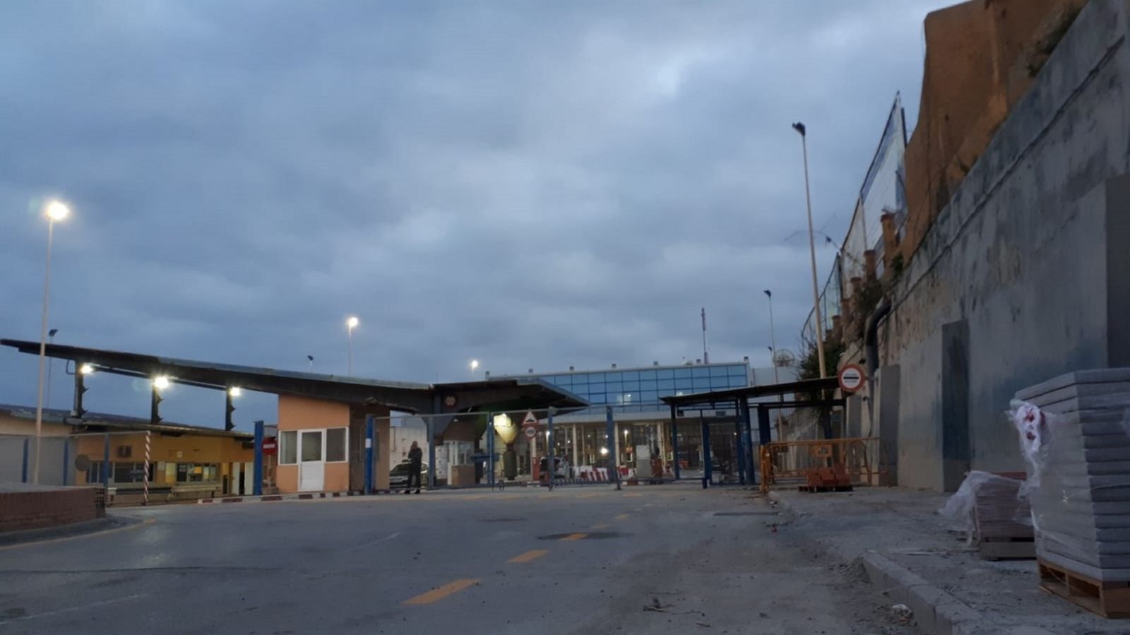 294_frontera-cerrada