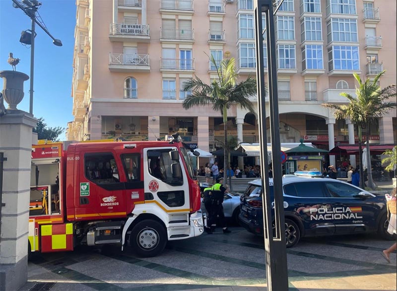 Vehículos del SEIS y la Policía Nacional desplazados hasta el lugar del suceso/FOTO REDUAN