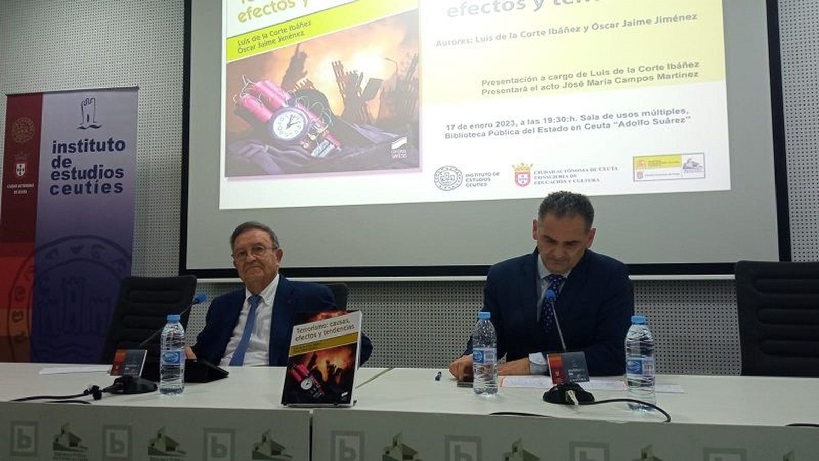 Luis De la Corte, a la derecha, en la presentación de otro trabajo / Archivo