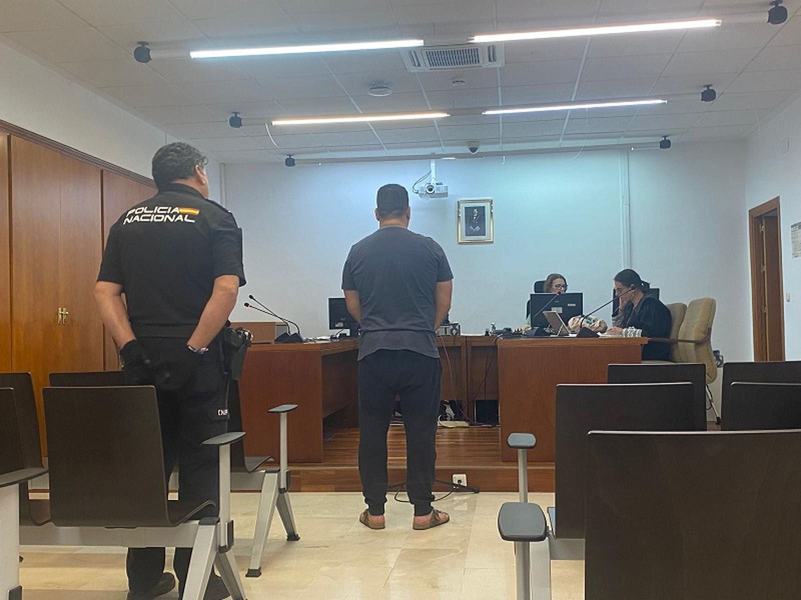El autor confeso del crimen frente al tribunal. / FOTO S.C.
