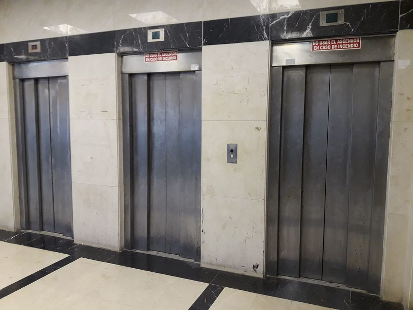 1084_6972_ascensores-estropeados