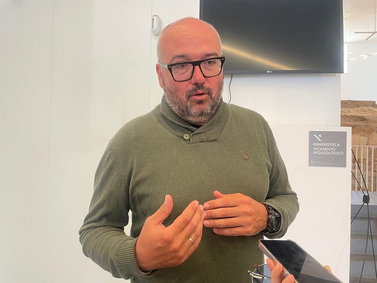 El coordinador de la Estación de Biología Marina del Estrecho, Enrique Ostalé. / FOTO REDUAN