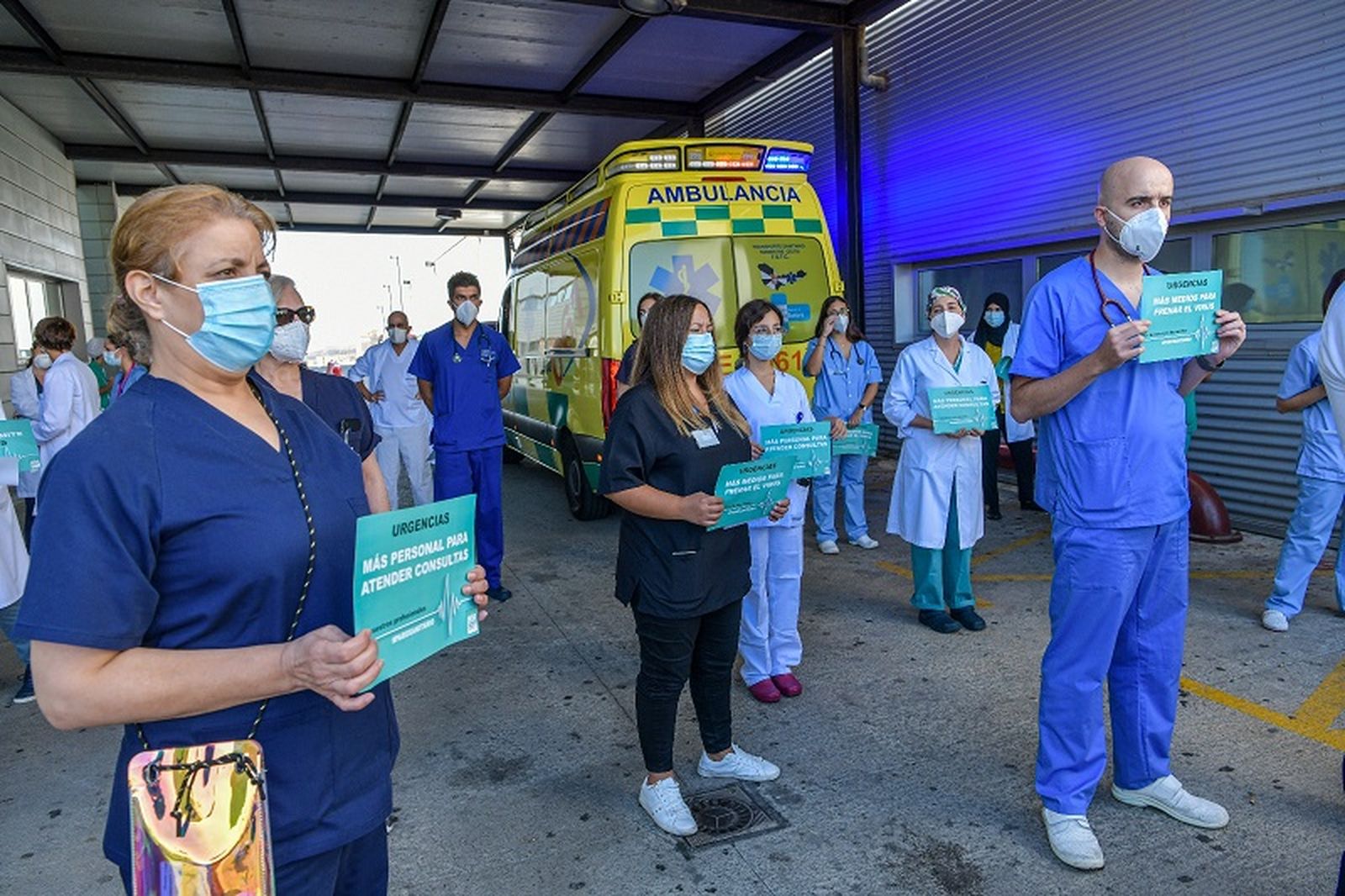 5938_3586_1220_webconcentracion-sindicato-medico-urgencias-personal-sanitario-010