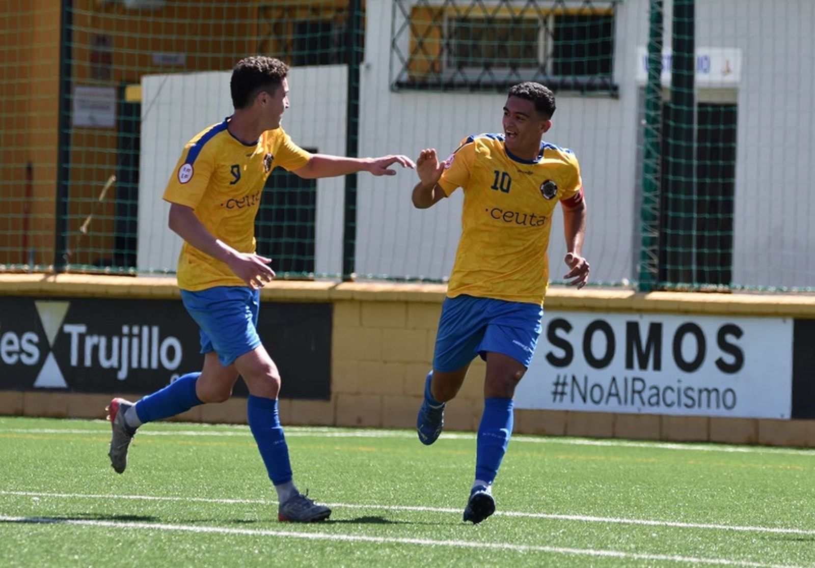 Khadiro celebra uno de sus goles. / FOTO NICOL'S