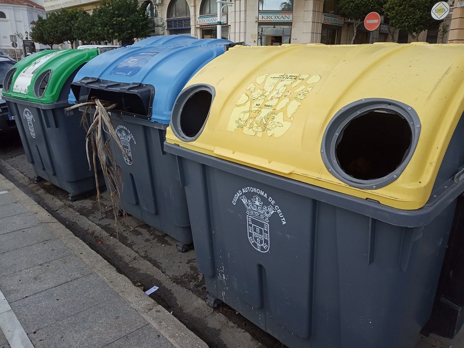 7350_contenedores-reciclaje