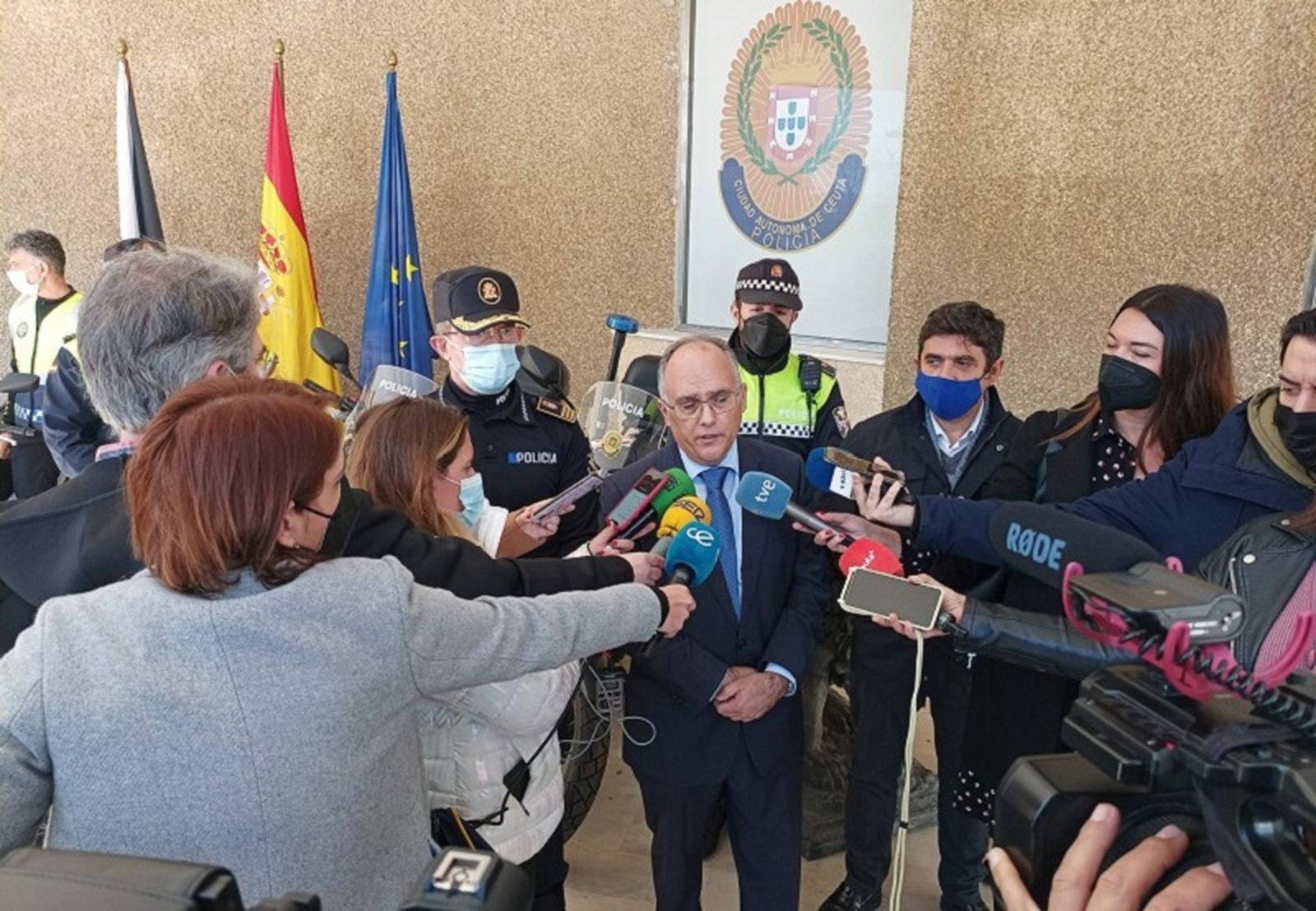 9861_5096_gaitan-policia-local