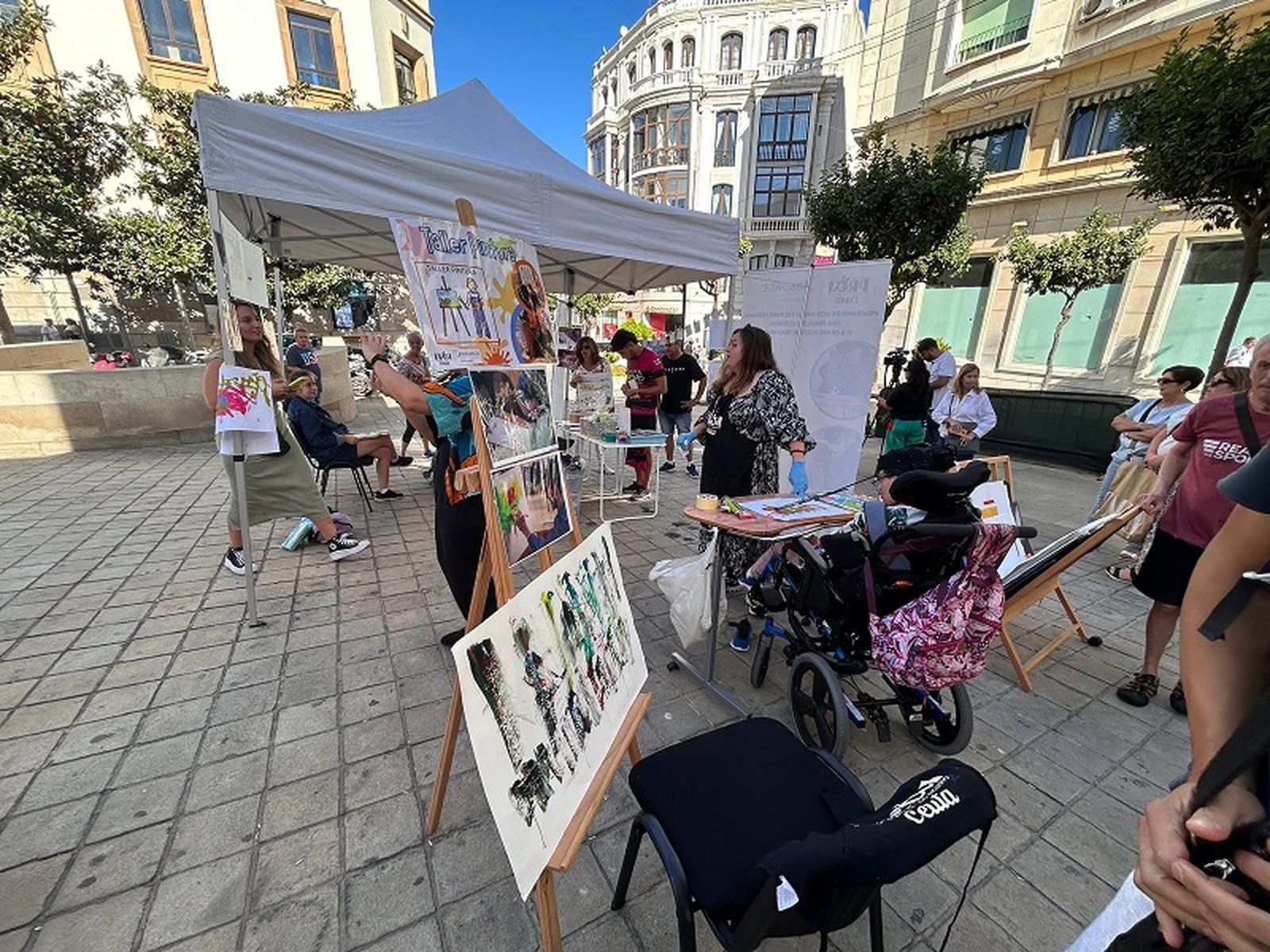 Actividades que realizan personas con parálisis cerebral, stand de PROI | FOTO E.A.Z.