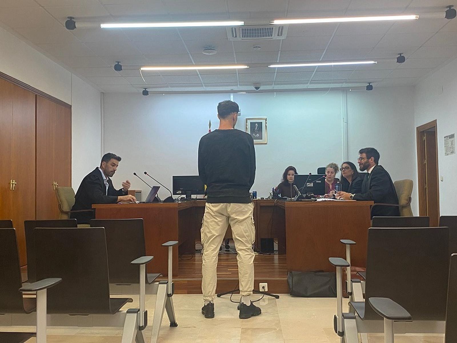 El acusado declara ante el tribunal. / FOTO S.C.