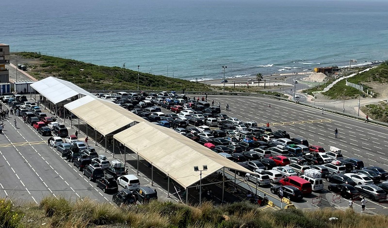 Zona de embolsamiento de vehículos de Loma Colmenar durante la OPE/FOTO EL PUEBLO