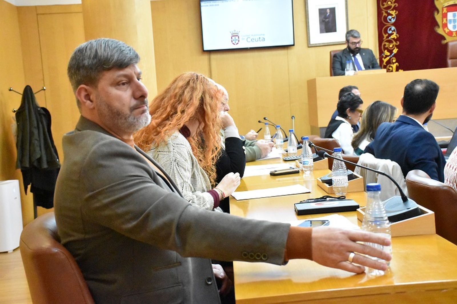 El portavoz de Ceuta Ya! en la Asamblea, Mohamed Musatafa, en una sesión plenaria/FOTO EL PUEBLO