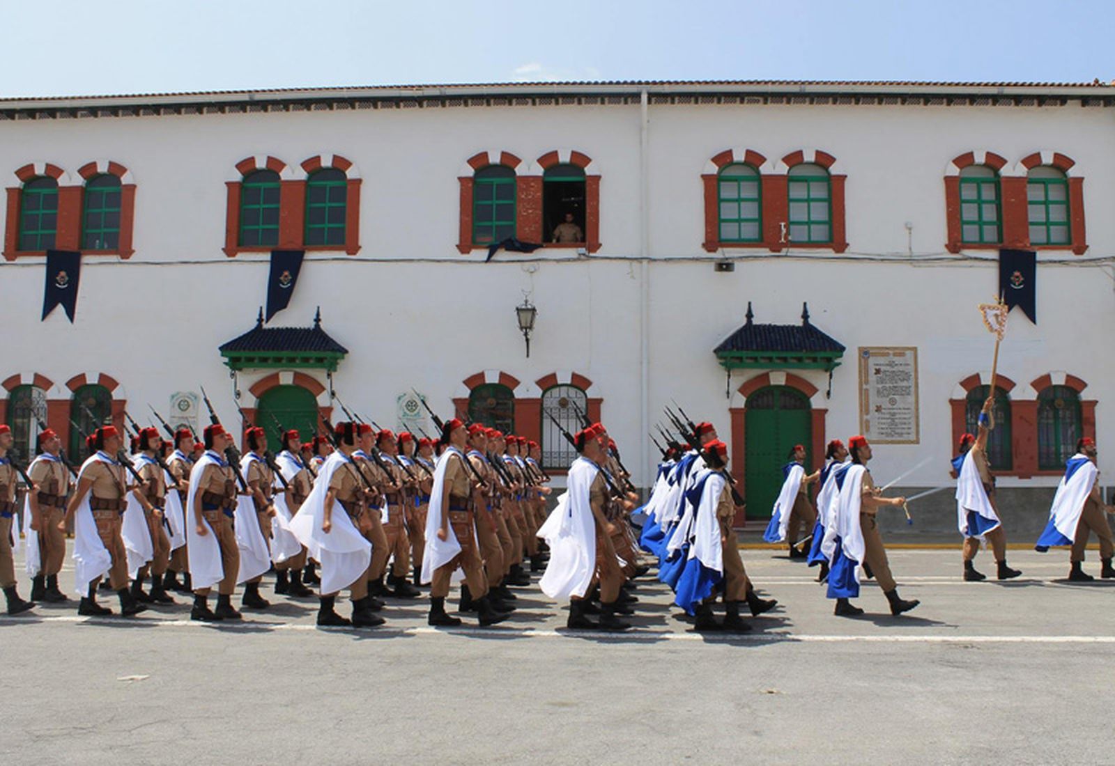 8566_regulares-desfilando-gonzalez-tablas