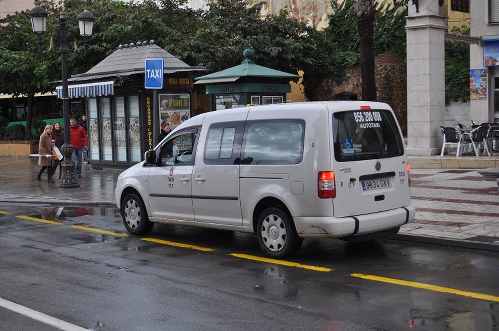 Taxi adaptado de Ceuta en una foto de archivo. / FOTO EL PUEBLO
