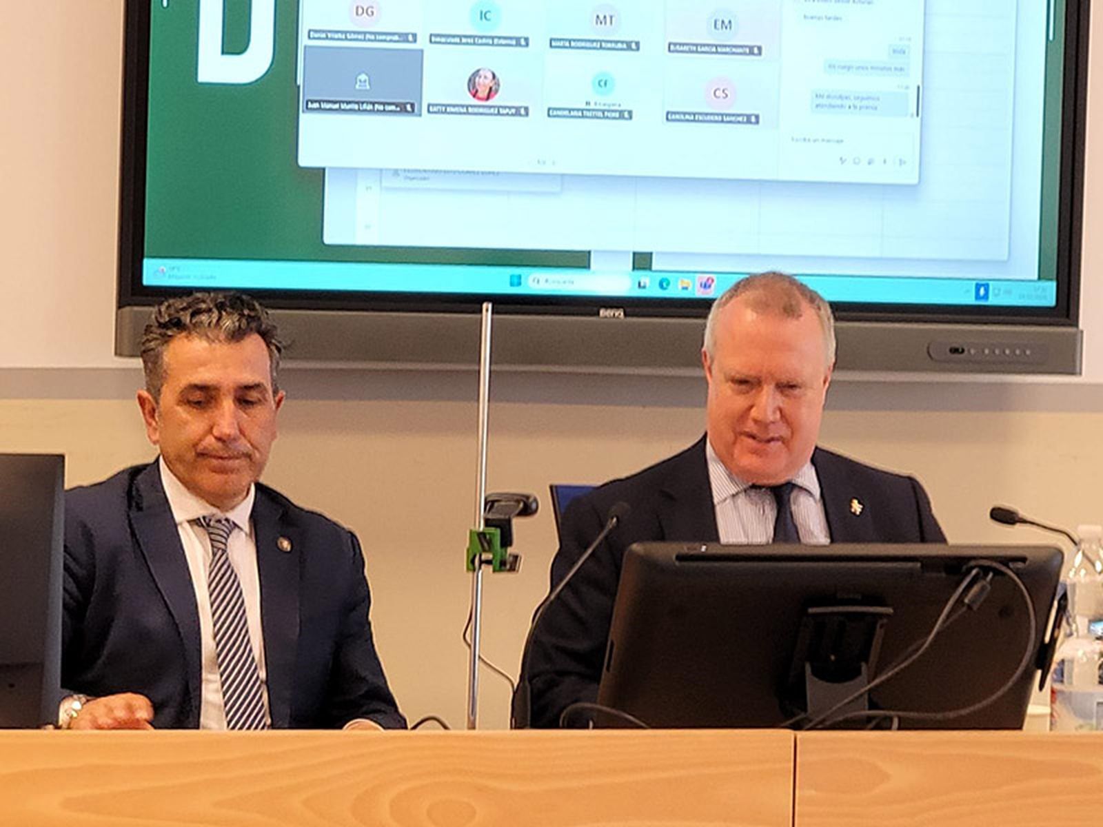 Carlos Rontomé y Carlos Echeverría, durante el acto inaugural de las jornadas/FOTO EL PUEBLO
