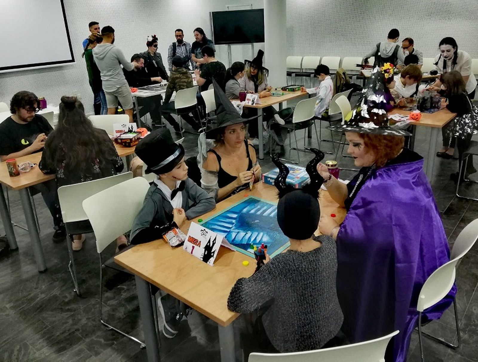 Hace dos años la asociación organizó el evento en las instalaciones de la Biblioteca Pública. / FOTO ARCHIVO