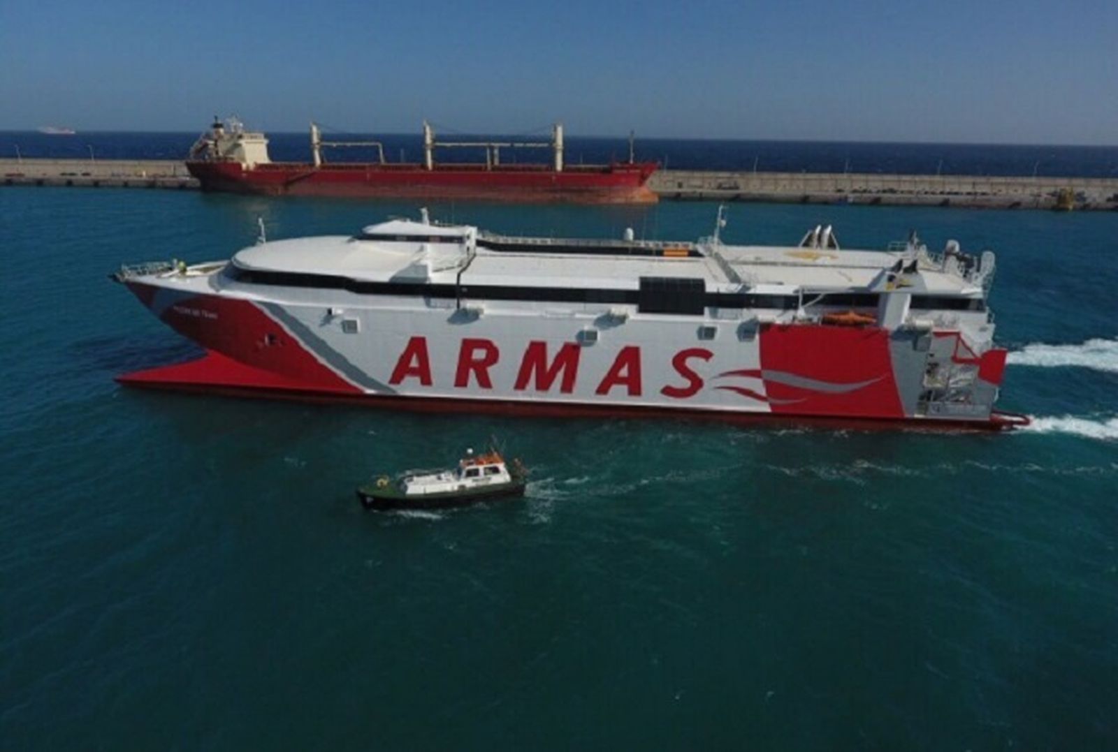 7589_barco-armas