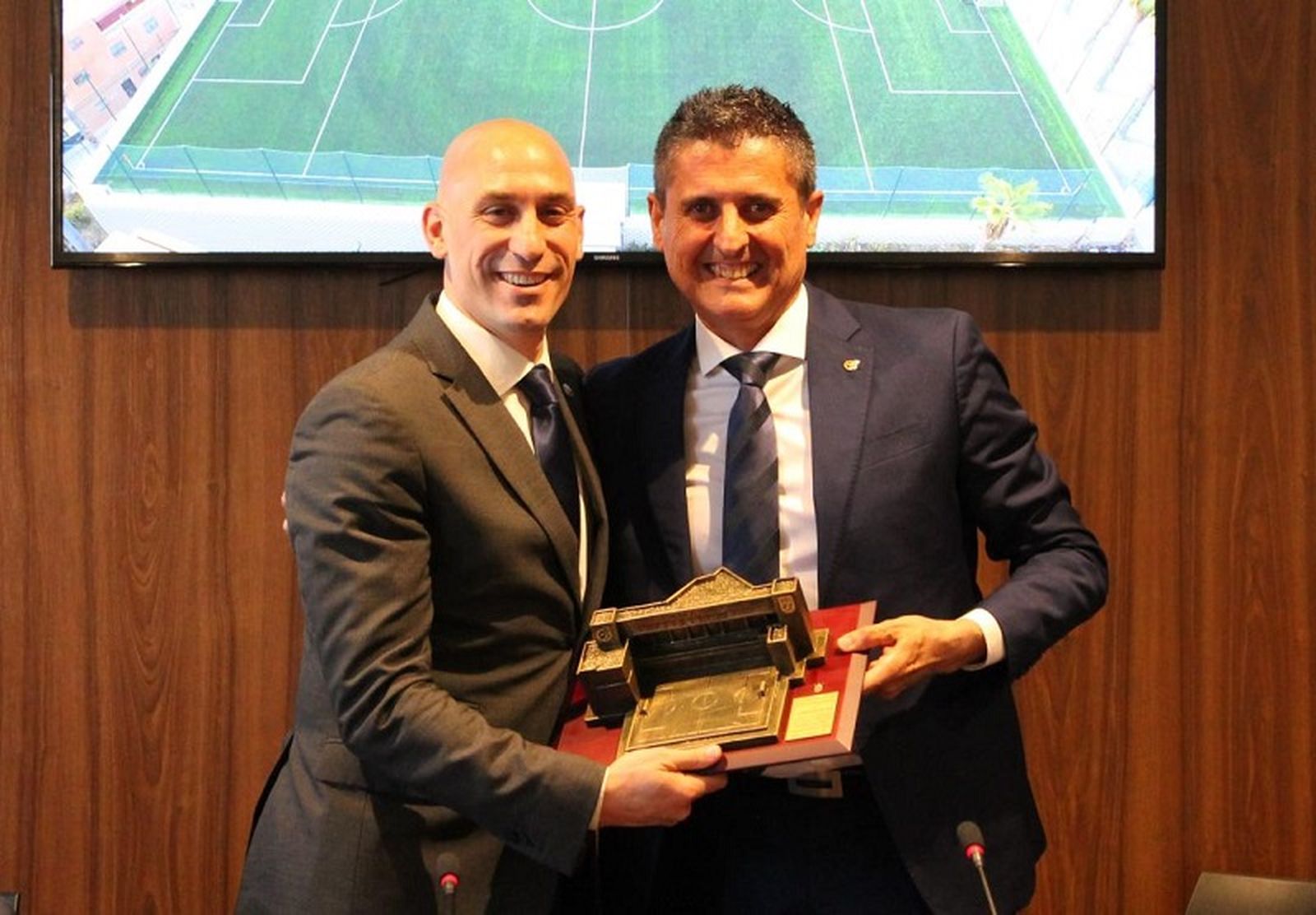 9639_00100_0000054427_1_img_1151-copia