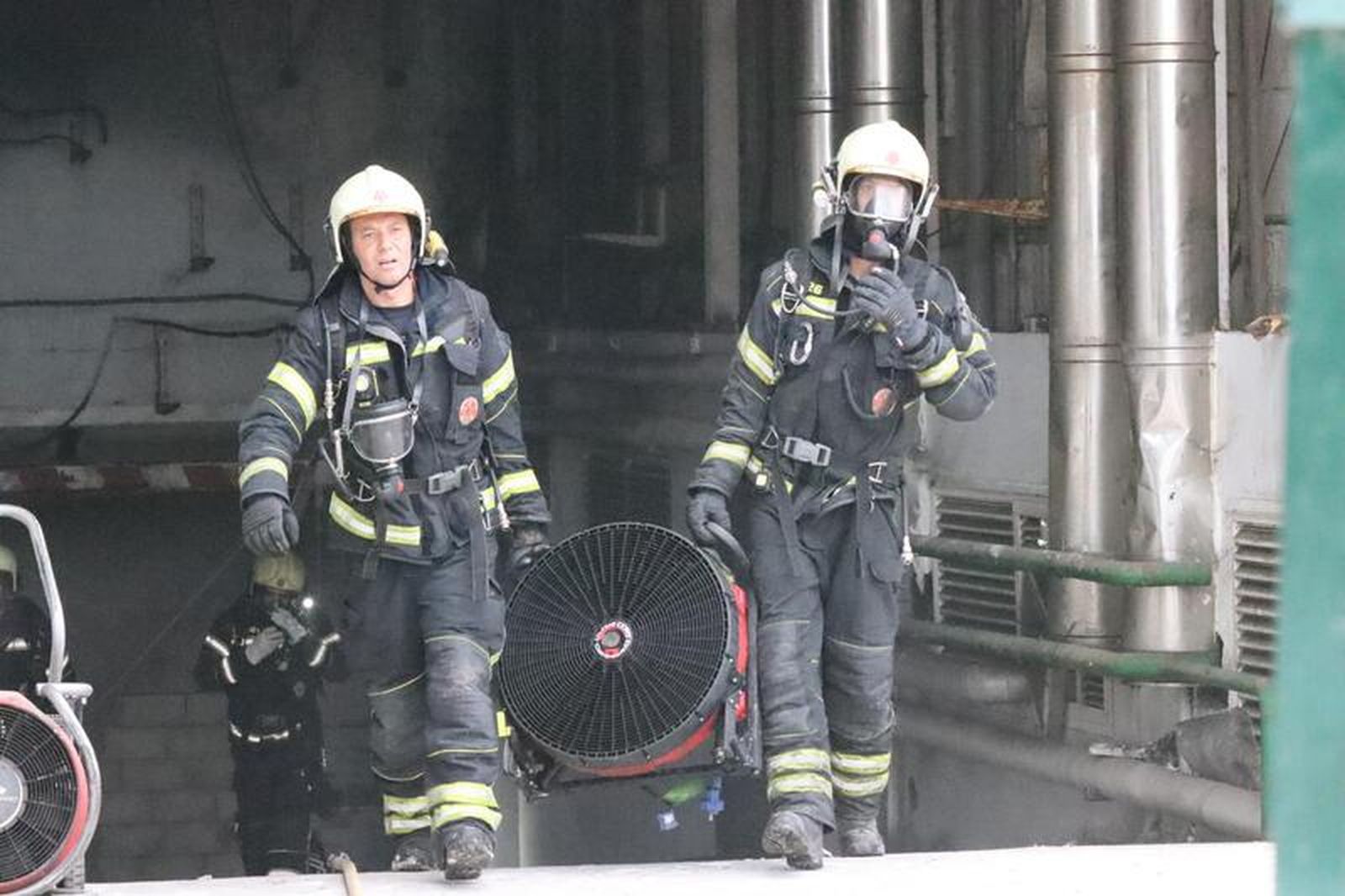 653_bomberos-ceuta-incendio-cruz-roja-hospital-15