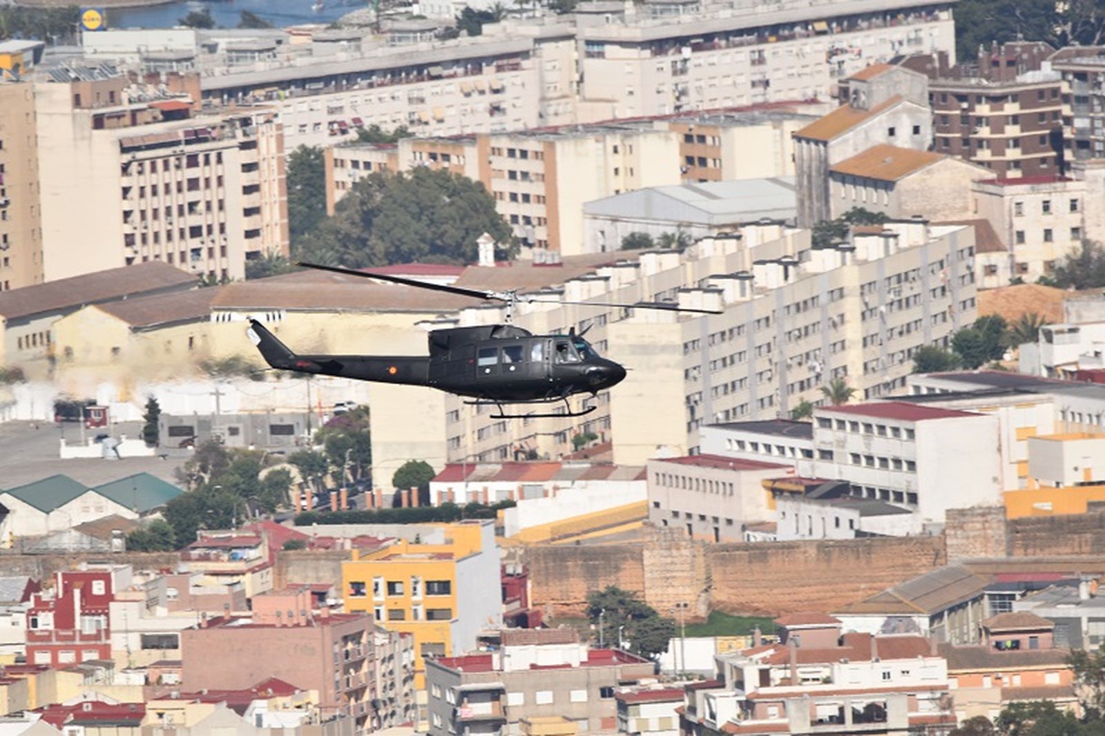 Un helicóptero del BHELMA VI sobrevuela la ciudad/FOTO NICOL'S/ARCHIVO