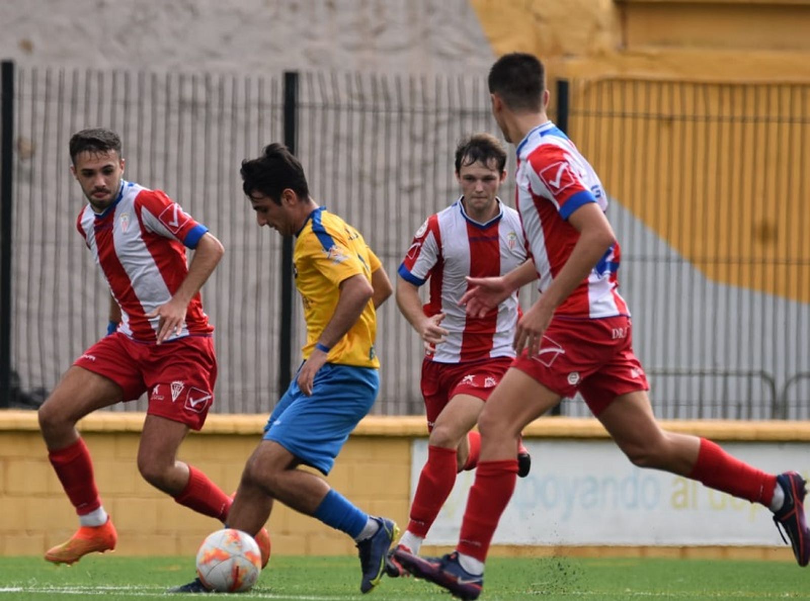 Merecida victoria para los de Raúl Alcázar. / FOTO NICOL'S