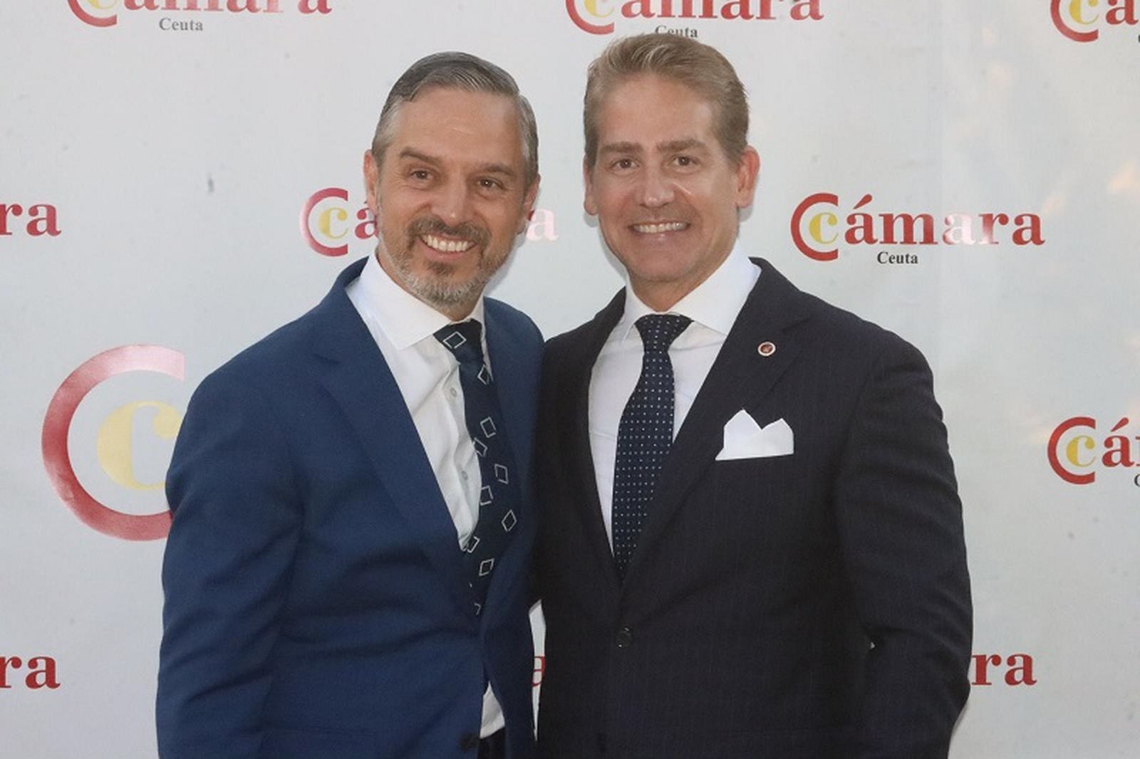 Juan Bravo recibe la primera Medalla de Oro de la Cámara de Comercio: “Es el reflejo de mi vida”. / FOTO REDUAN