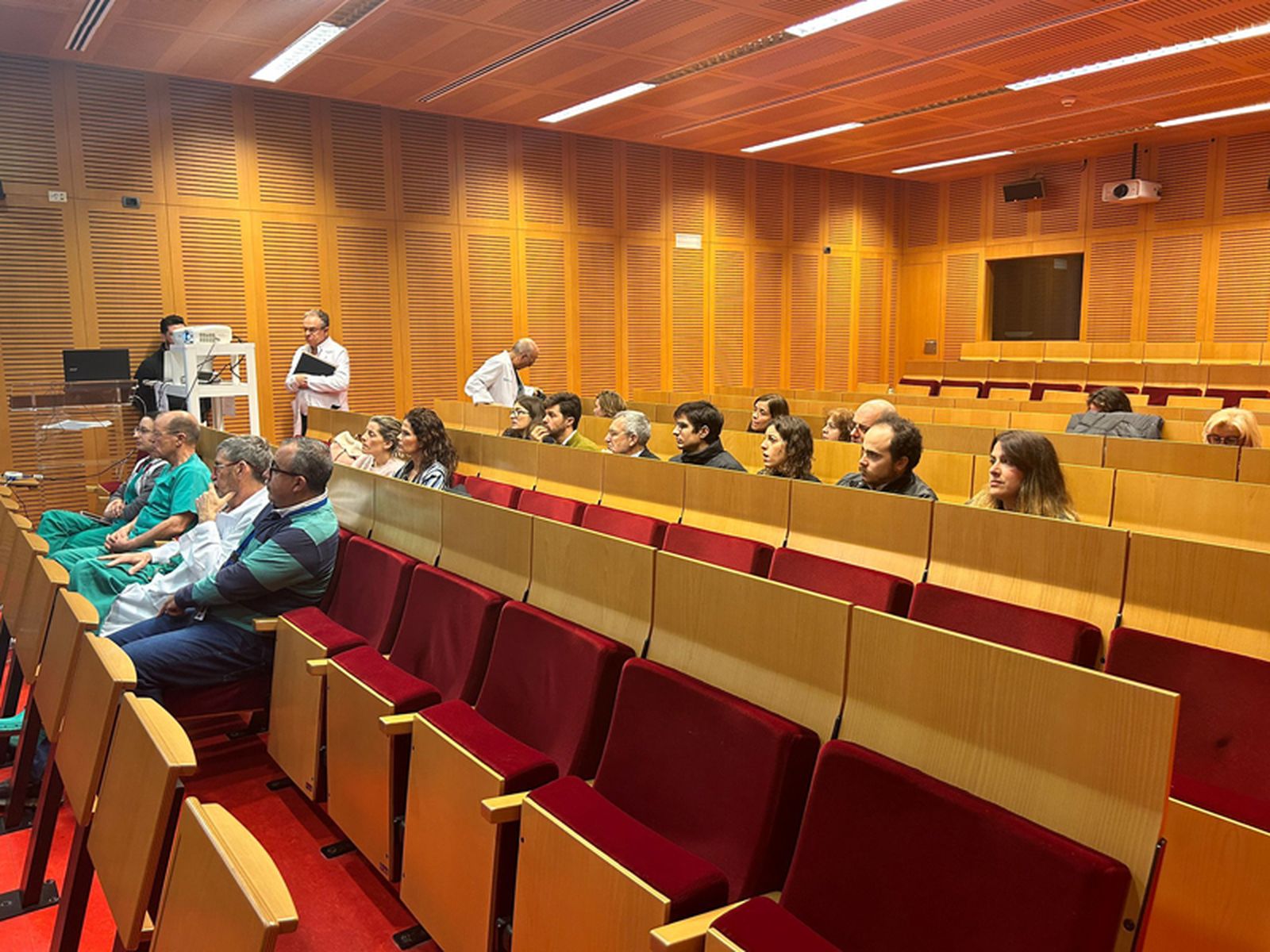 Un total de 10 médicos procedentes de España, Portugal y Marruecos participan en las jornadas. / FOTO CEDIDA