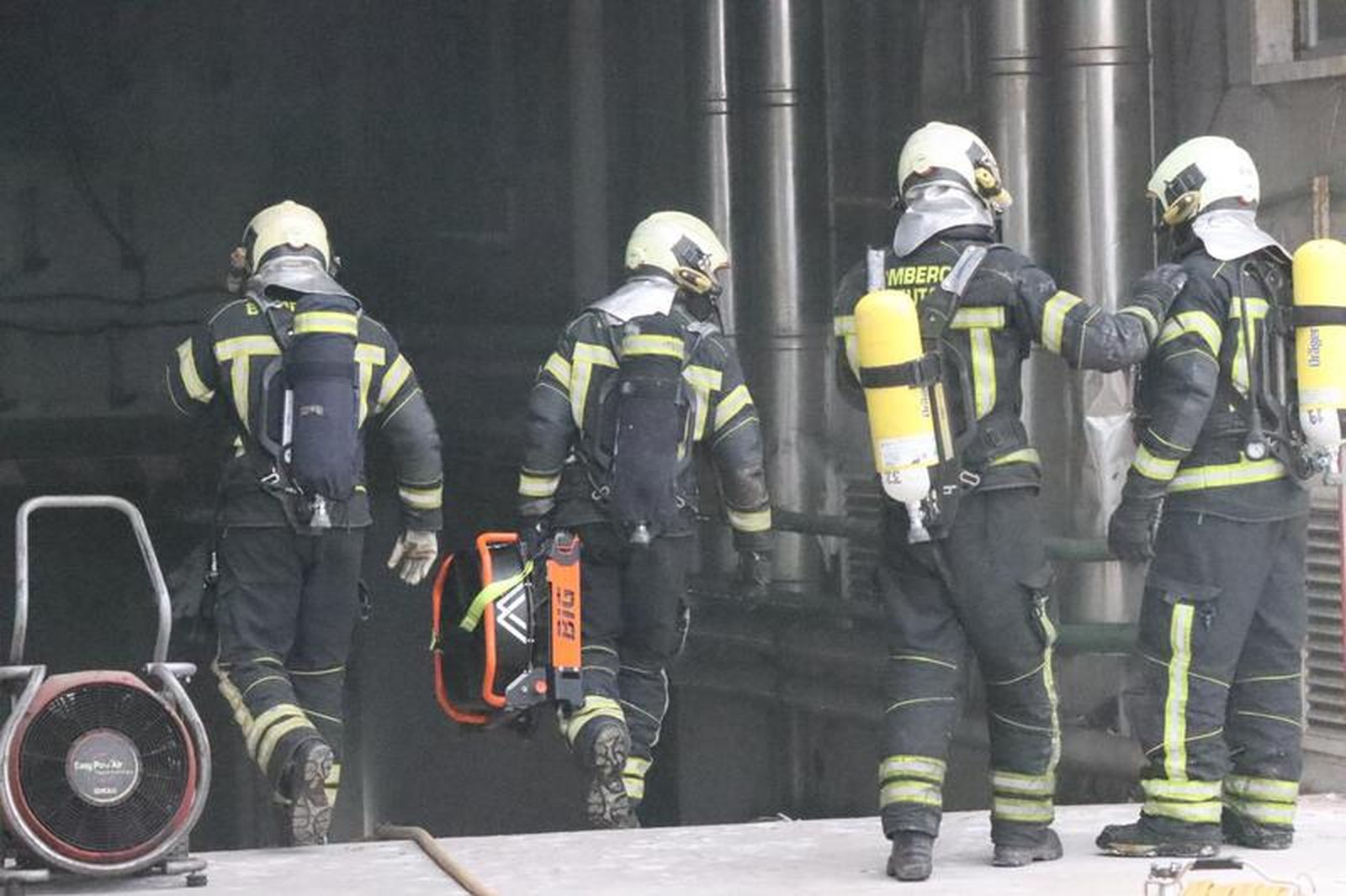 5597_bomberos-ceuta-incendio-cruz-roja-hospital-11