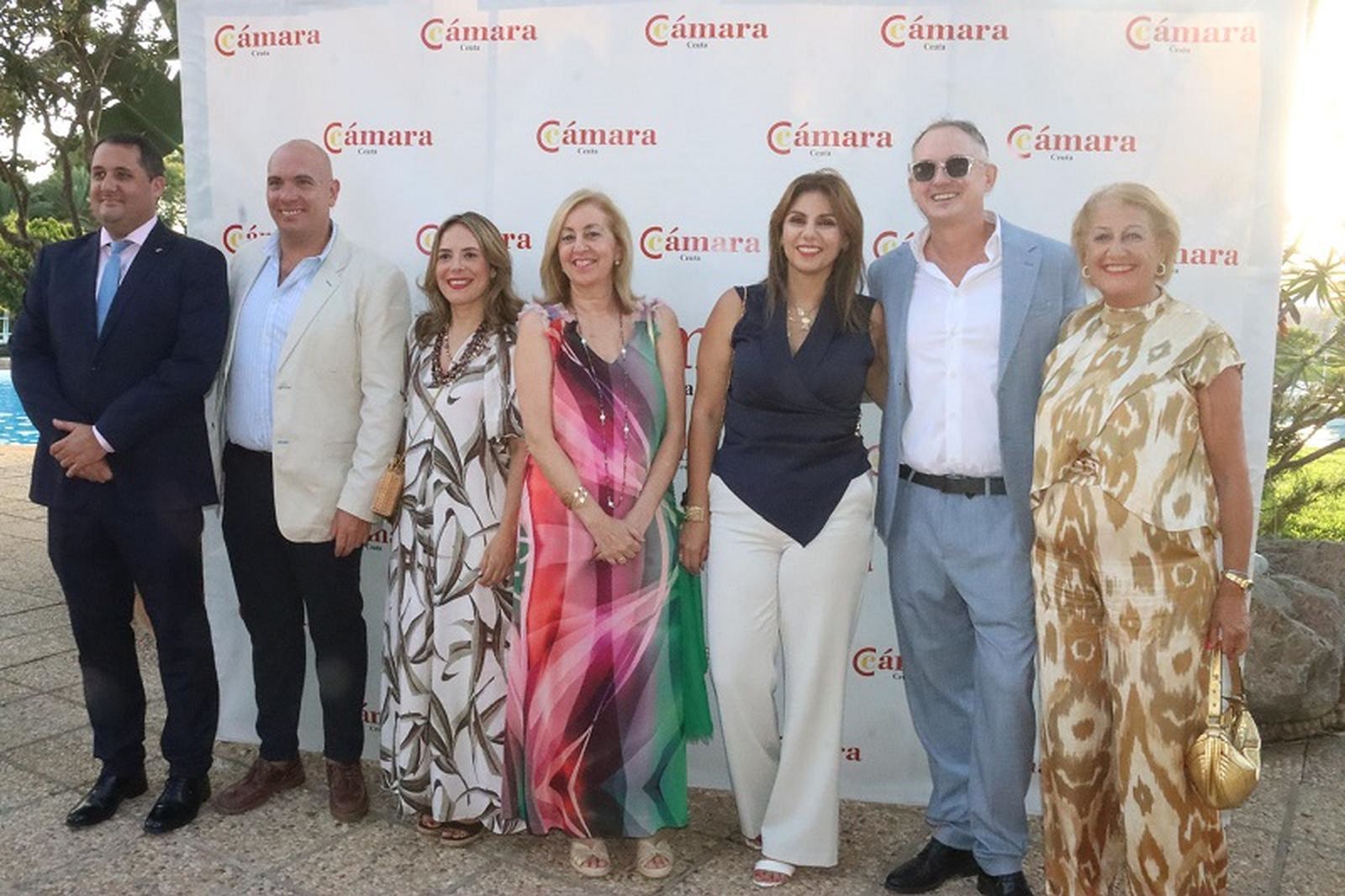 Así fue la imposición de la Medalla de Oro de la Cámara de Comercio a Juan Bravo. / FOTO REDUAN