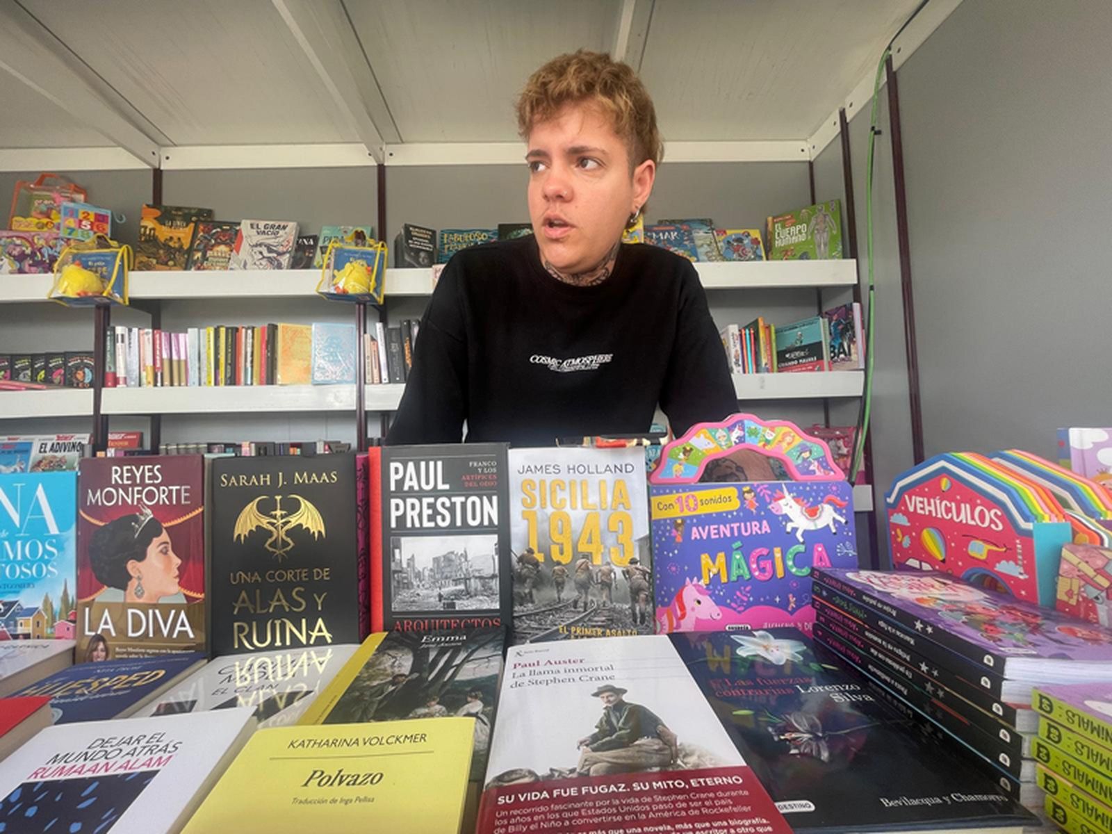 El encargado de la Librería Totem Mi Colegio, Gonzalo Ramírez. / FOTO REDUAN