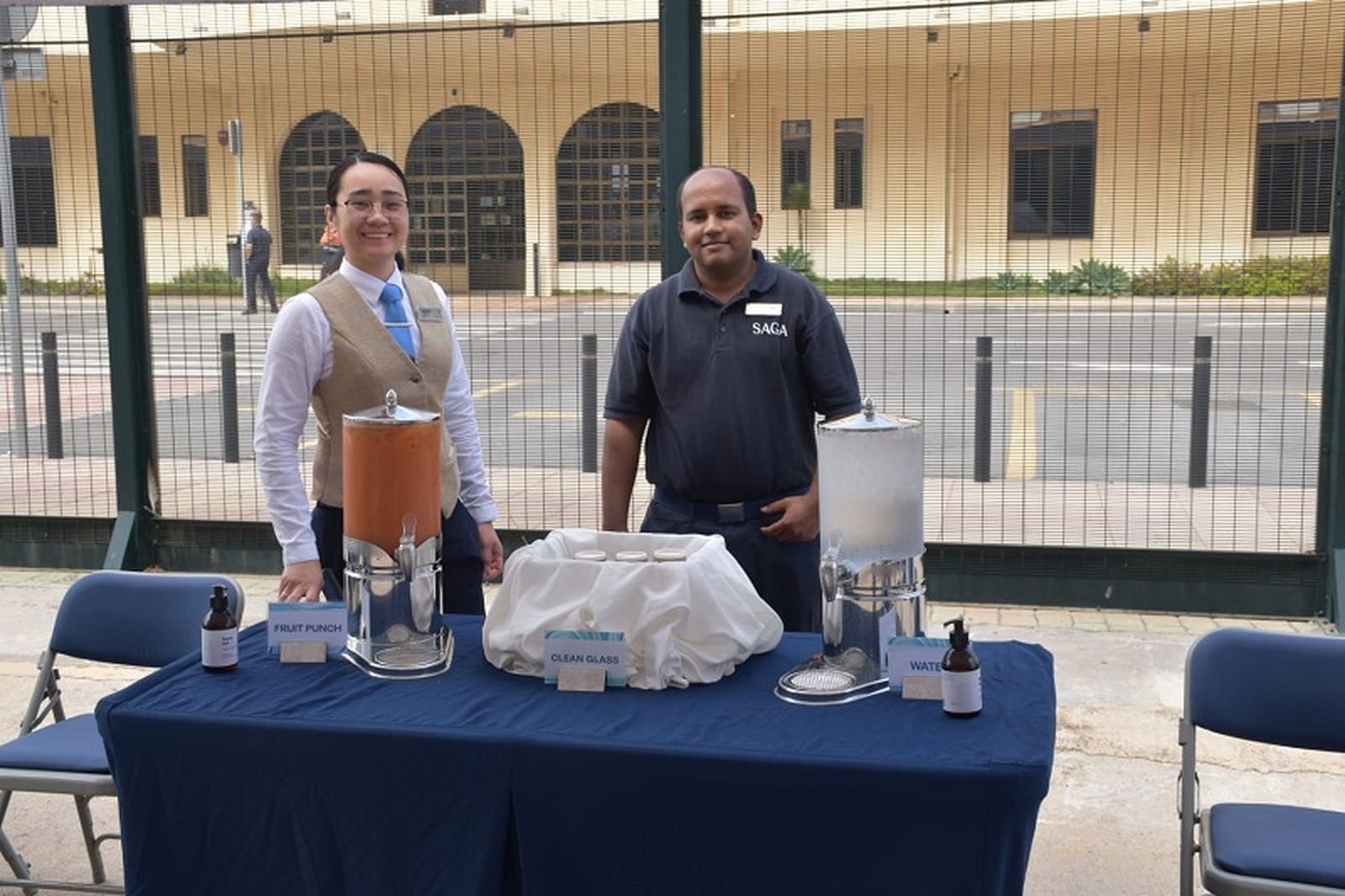 Trabajadores de Saga Cruises en el puerto de Ceuta | FOTO NICOLS