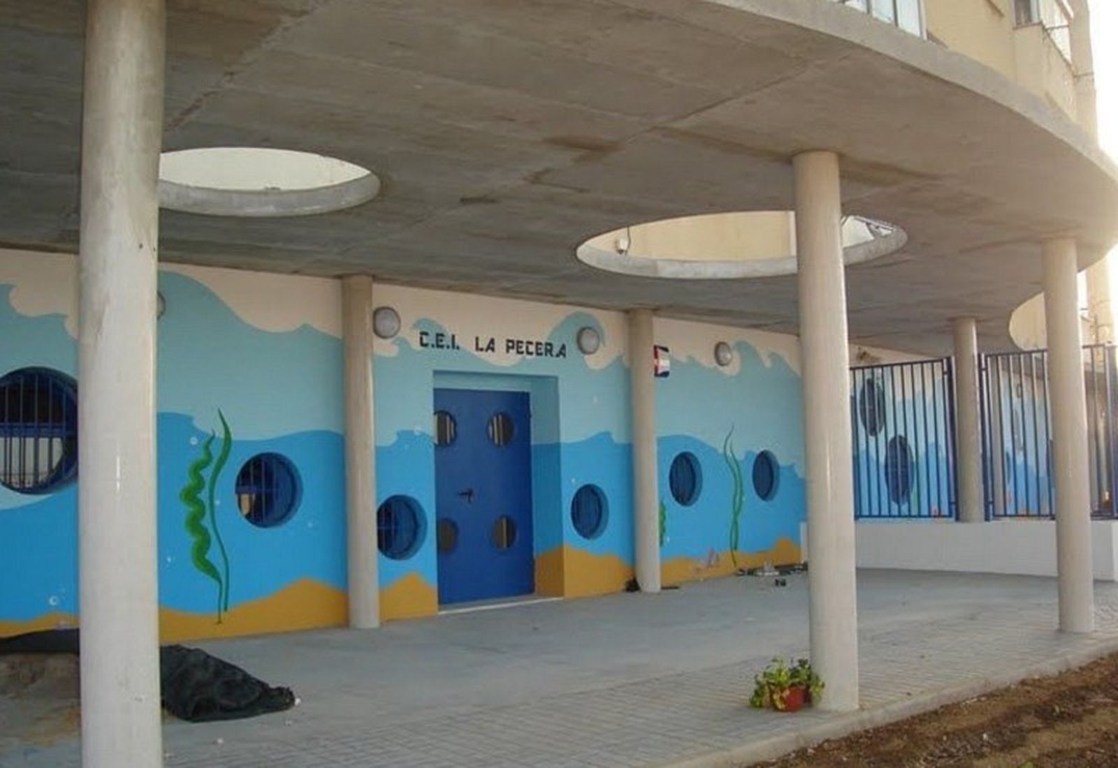 Fachada de la escuela. / FOTO E.P.