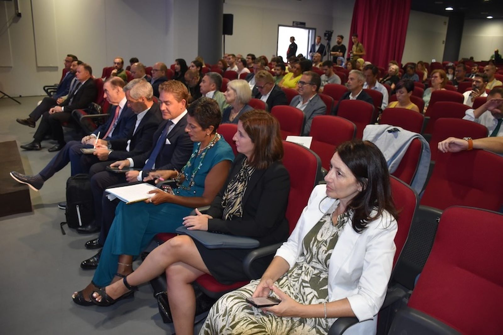 Asistentes al II Foro Económico Español en Ceuta./ FOTO NICOL'S