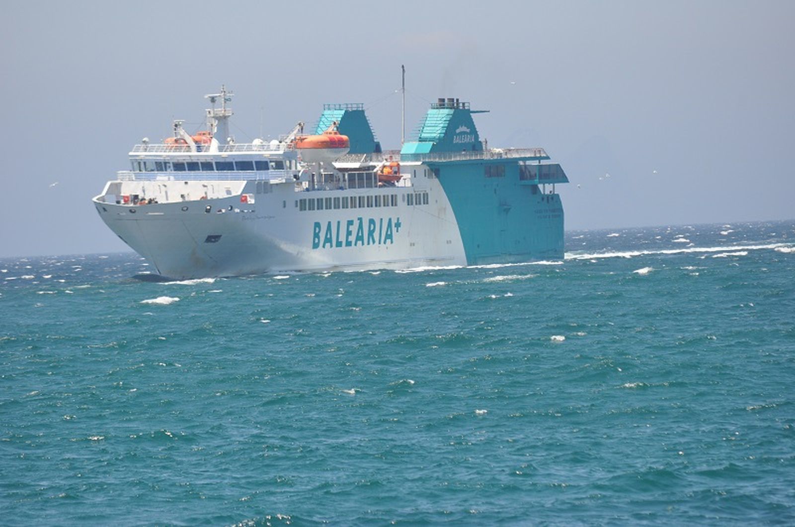 8114_balearia-barco-temporal