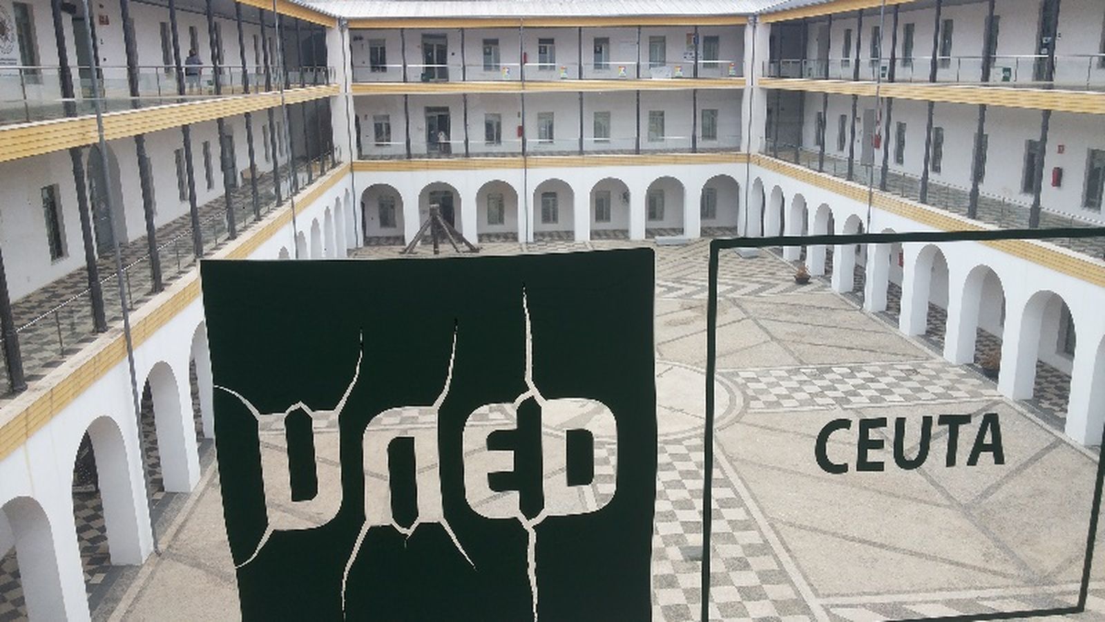 3474_2600_3808_6710_5310_uned_0013web