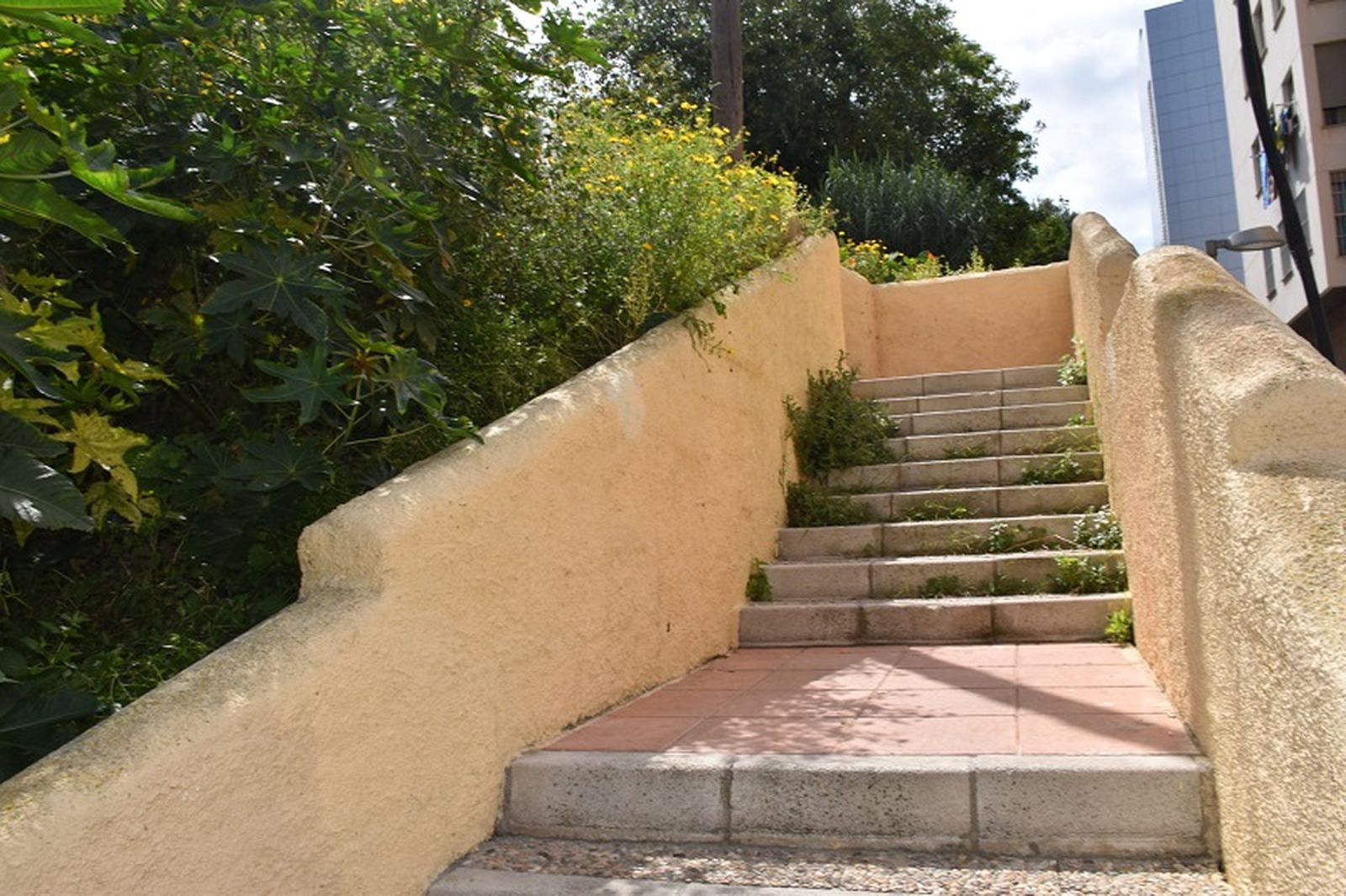 Escaleras que conducen a la calle Pepe Remigio, a metros de la calle Real. / FOTO NICOL´S