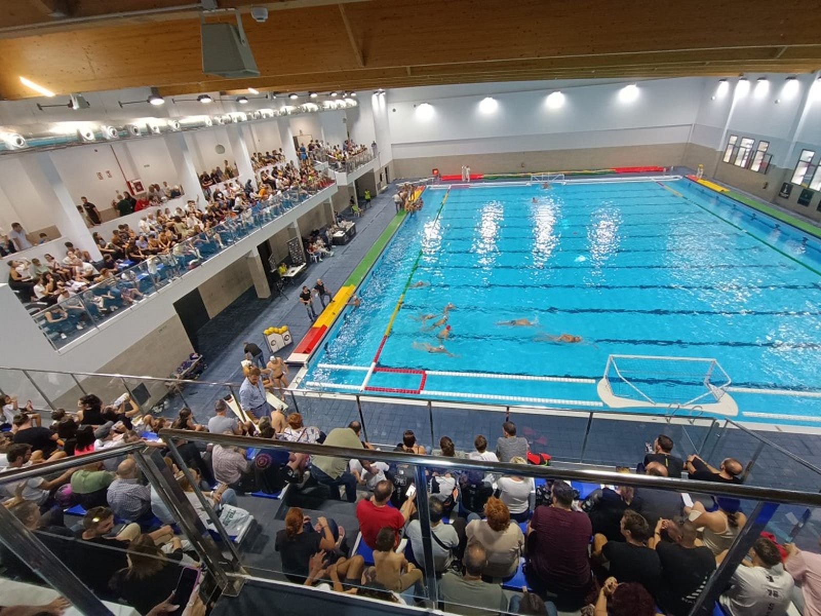 Así lució la grada de la piscina. / FOTO D. VICENTE
