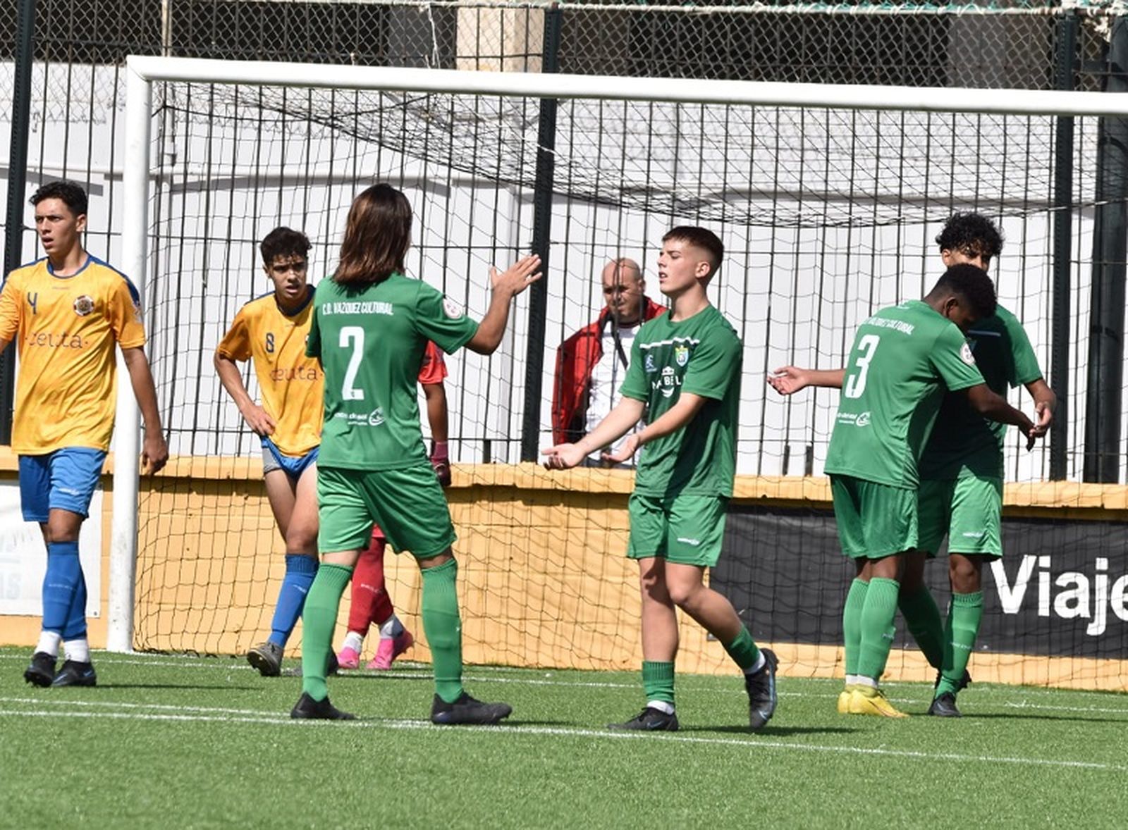 Los visitantes llegaron a ir ganando por 0-3 a mediados de la segunda mitad. / FOTO nicol’s