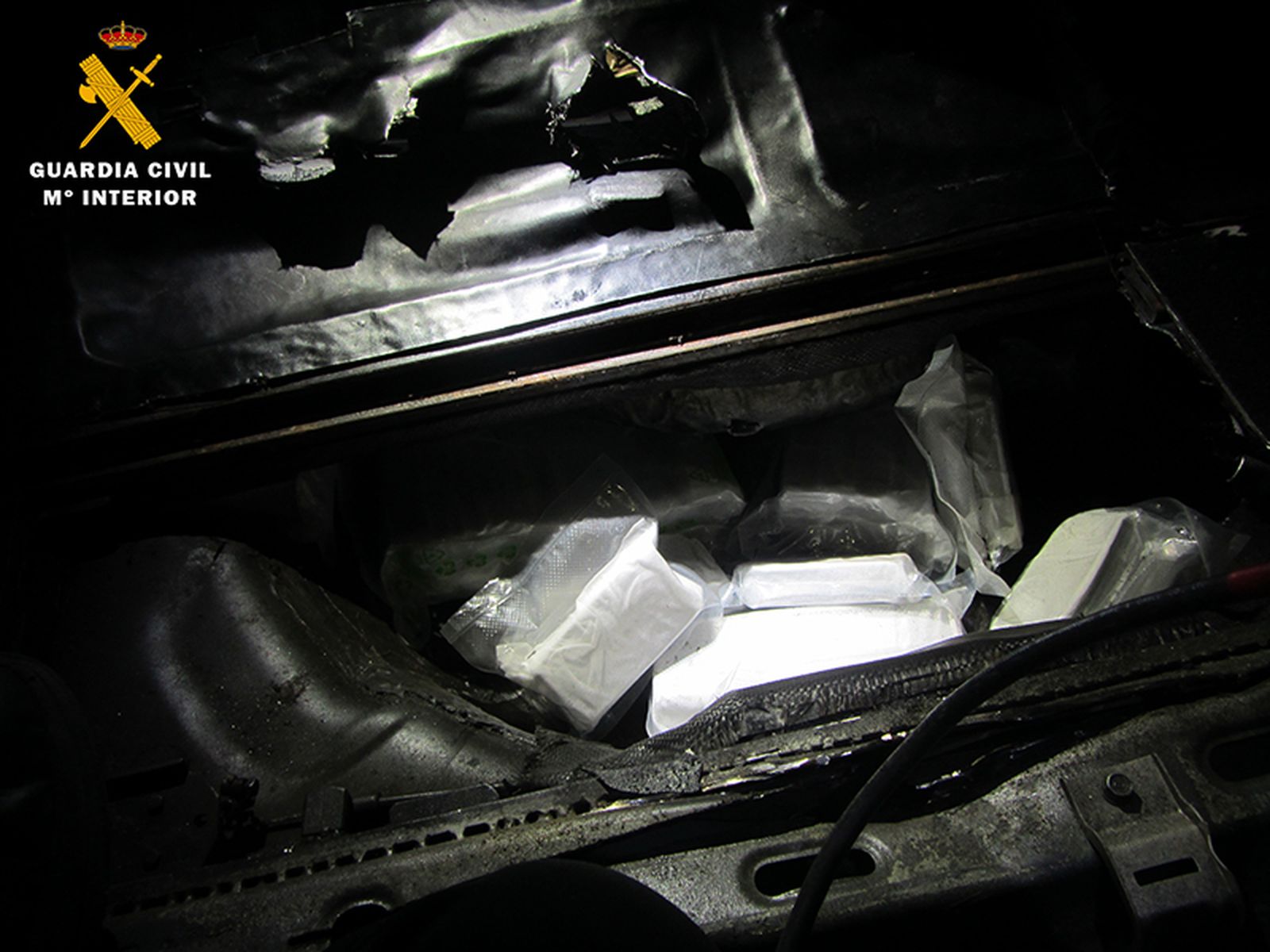 Droga intervenida hoy en un vehículo/FOTO GUARDIA CIVIL