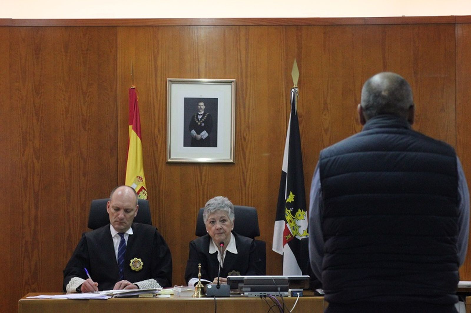 El acusado declara ante el tribunal. / FOTO S.C.