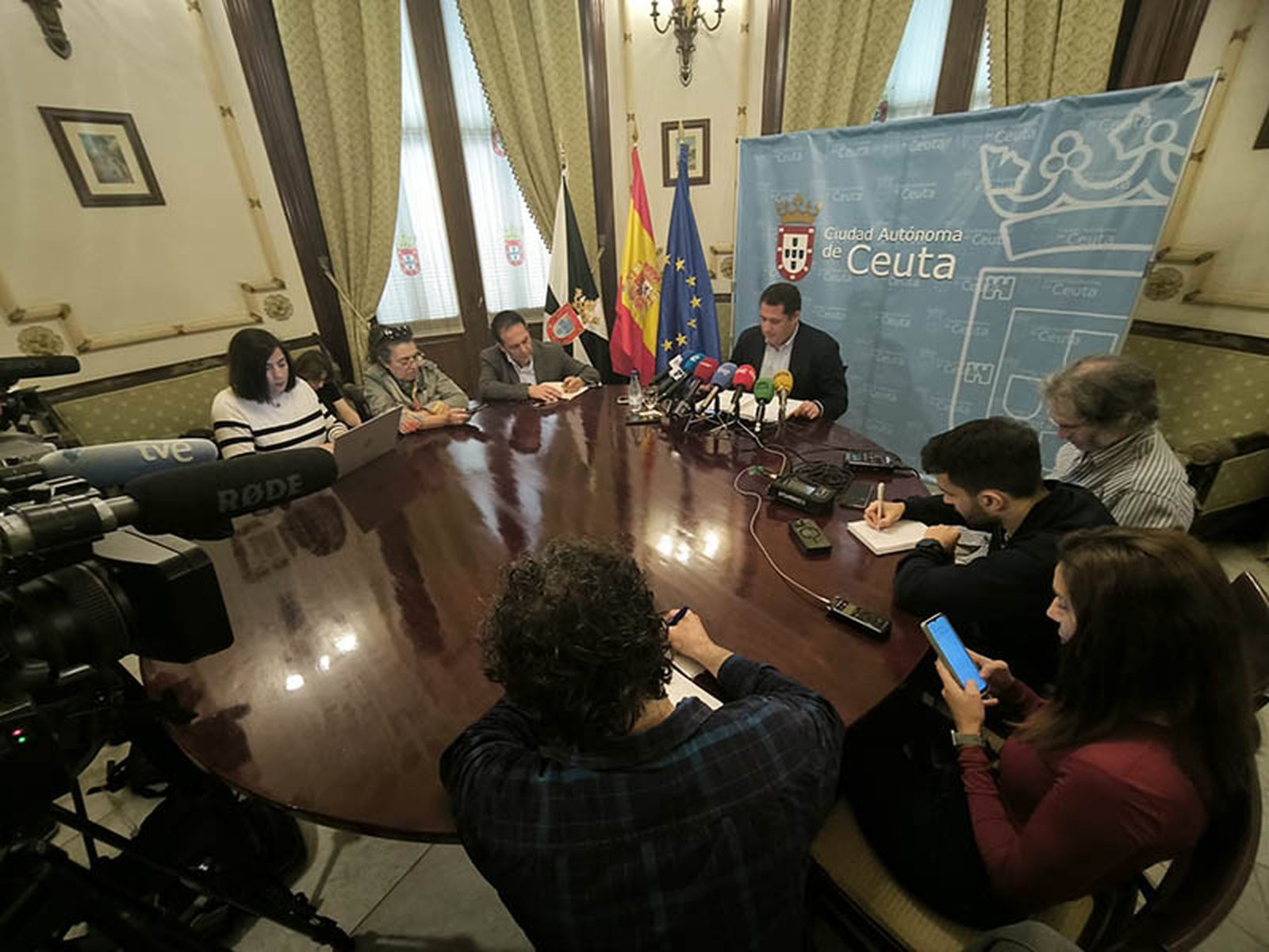 Rueda de prensa ofrecida hoy por Ramírez en el Palacio de la Asamblea/FOTO NICOL'S