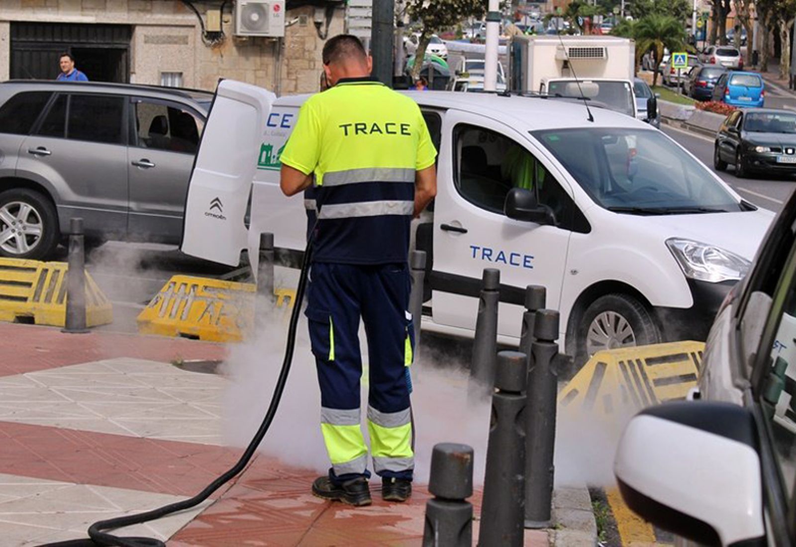 Trabajador de TRACE. / FOTO EL PUEBLO